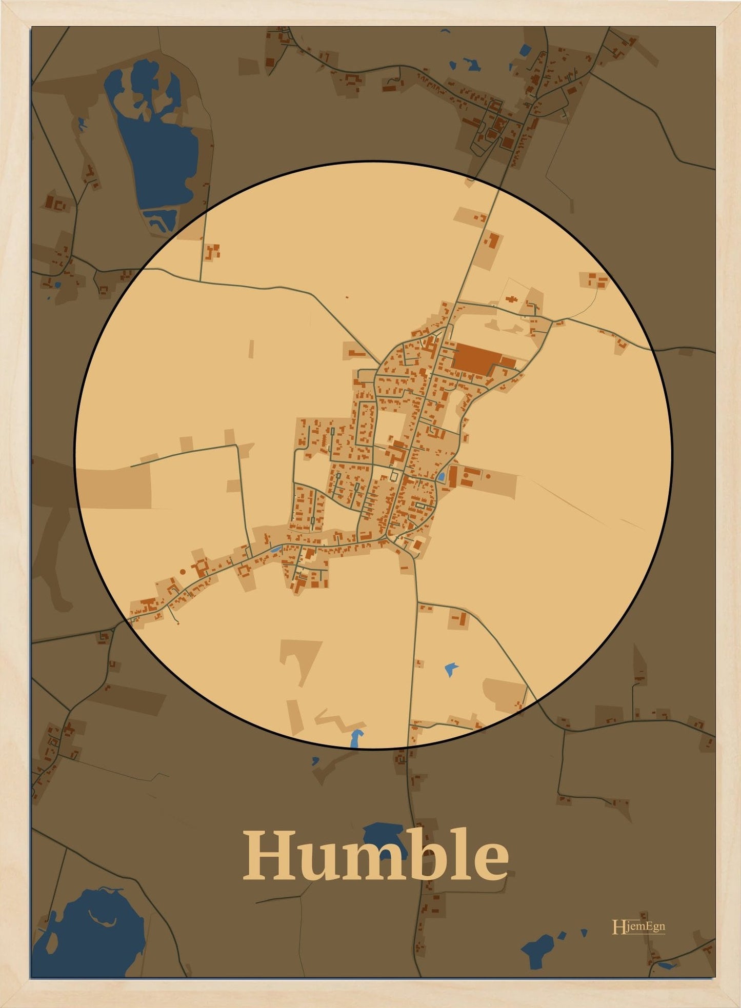 Humble plakat i farve pastel brun og HjemEgn.dk design centrum. Design bykort for Humble