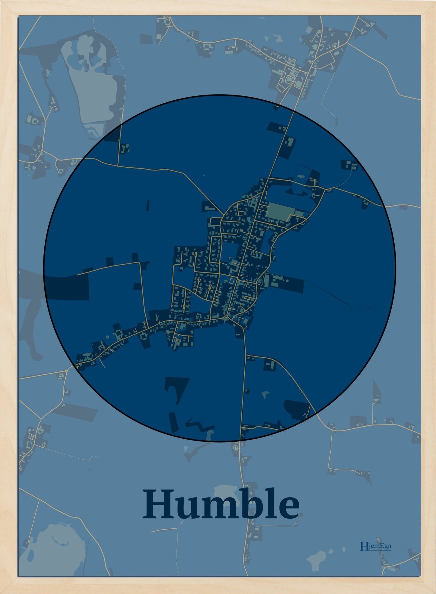 Humble plakat i farve mørk blå og HjemEgn.dk design centrum. Design bykort for Humble