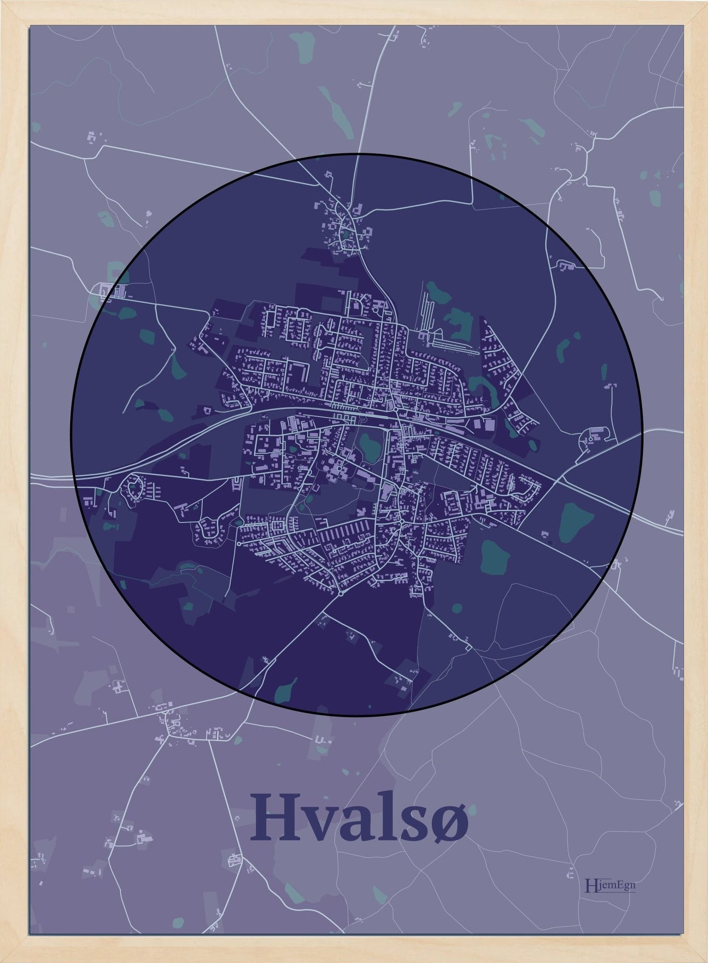 Hvalsø plakat i farve mørk lilla og HjemEgn.dk design centrum. Design bykort for Hvalsø