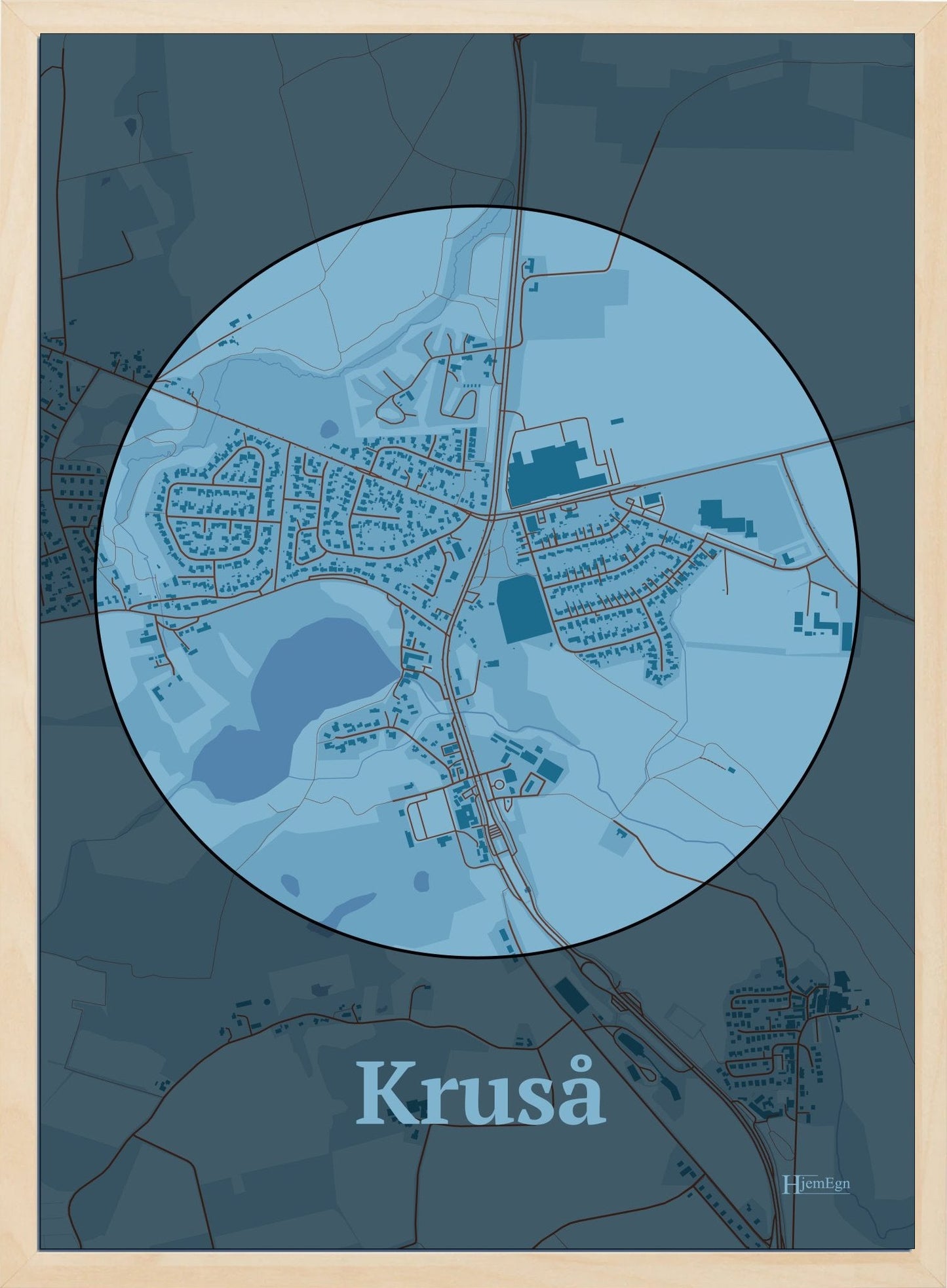 Kruså plakat i farve pastel blå og HjemEgn.dk design centrum. Design bykort for Kruså