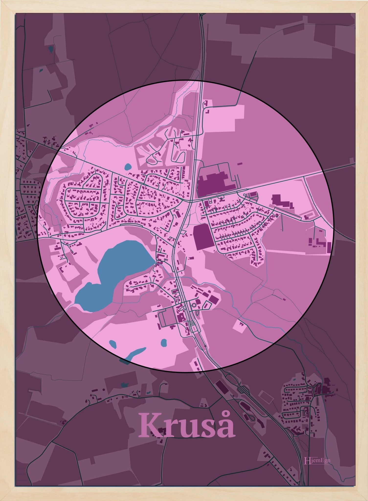Kruså plakat i farve pastel rød og HjemEgn.dk design centrum. Design bykort for Kruså