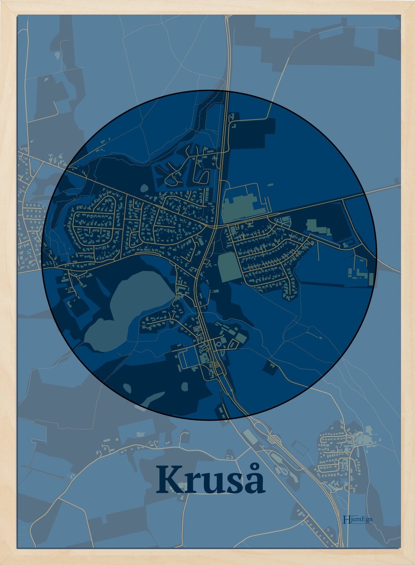 Kruså plakat i farve mørk blå og HjemEgn.dk design centrum. Design bykort for Kruså