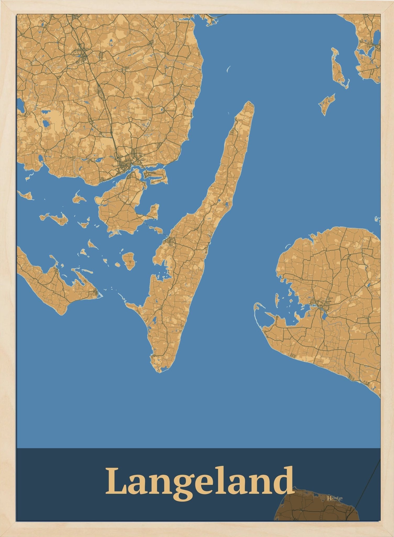 Langeland plakat i farve pastel brun og HjemEgn.dk design firkantet. Design ø-kort for Langeland