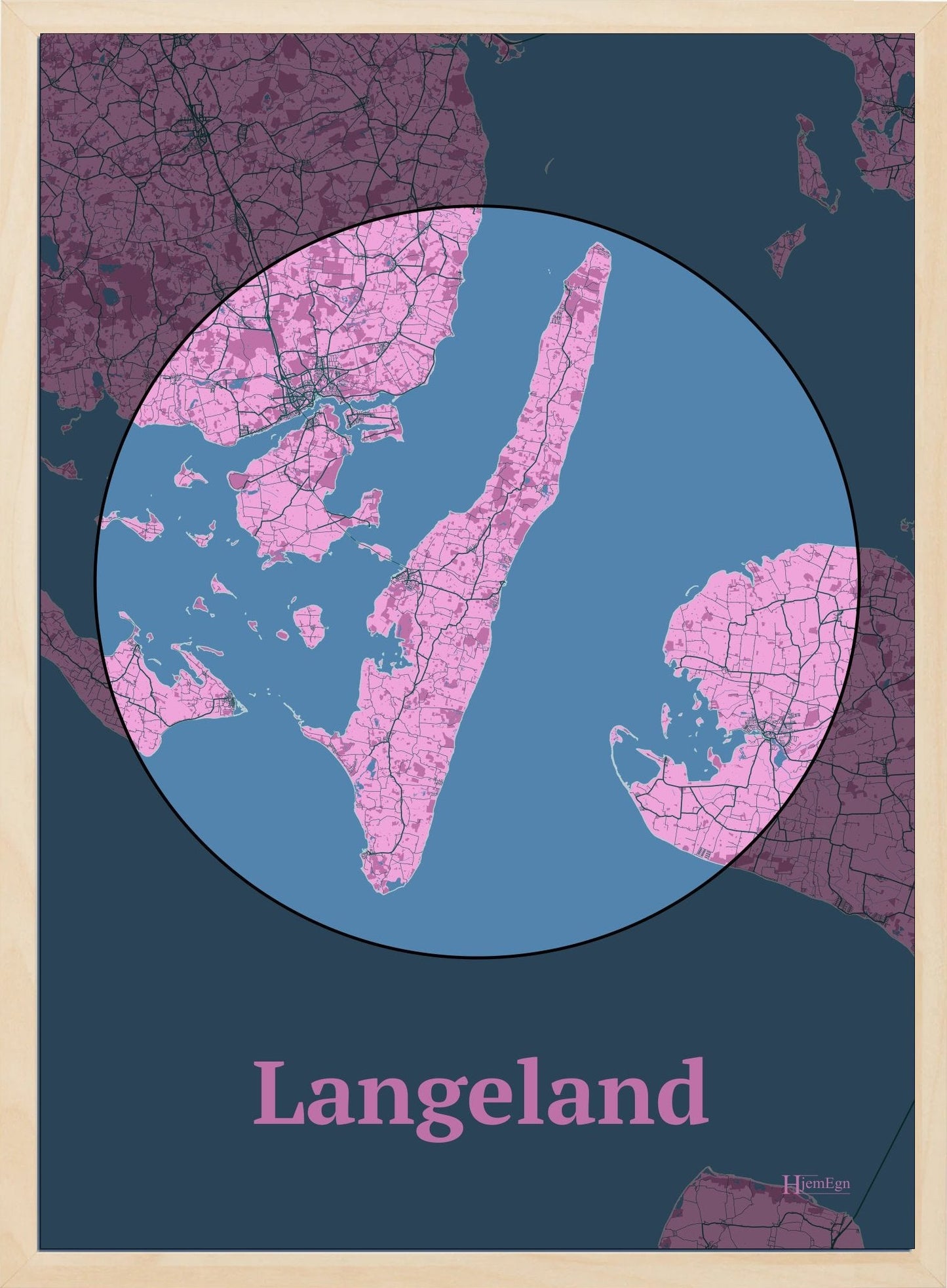 Langeland plakat i farve pastel rød og HjemEgn.dk design centrum. Design ø-kort for Langeland