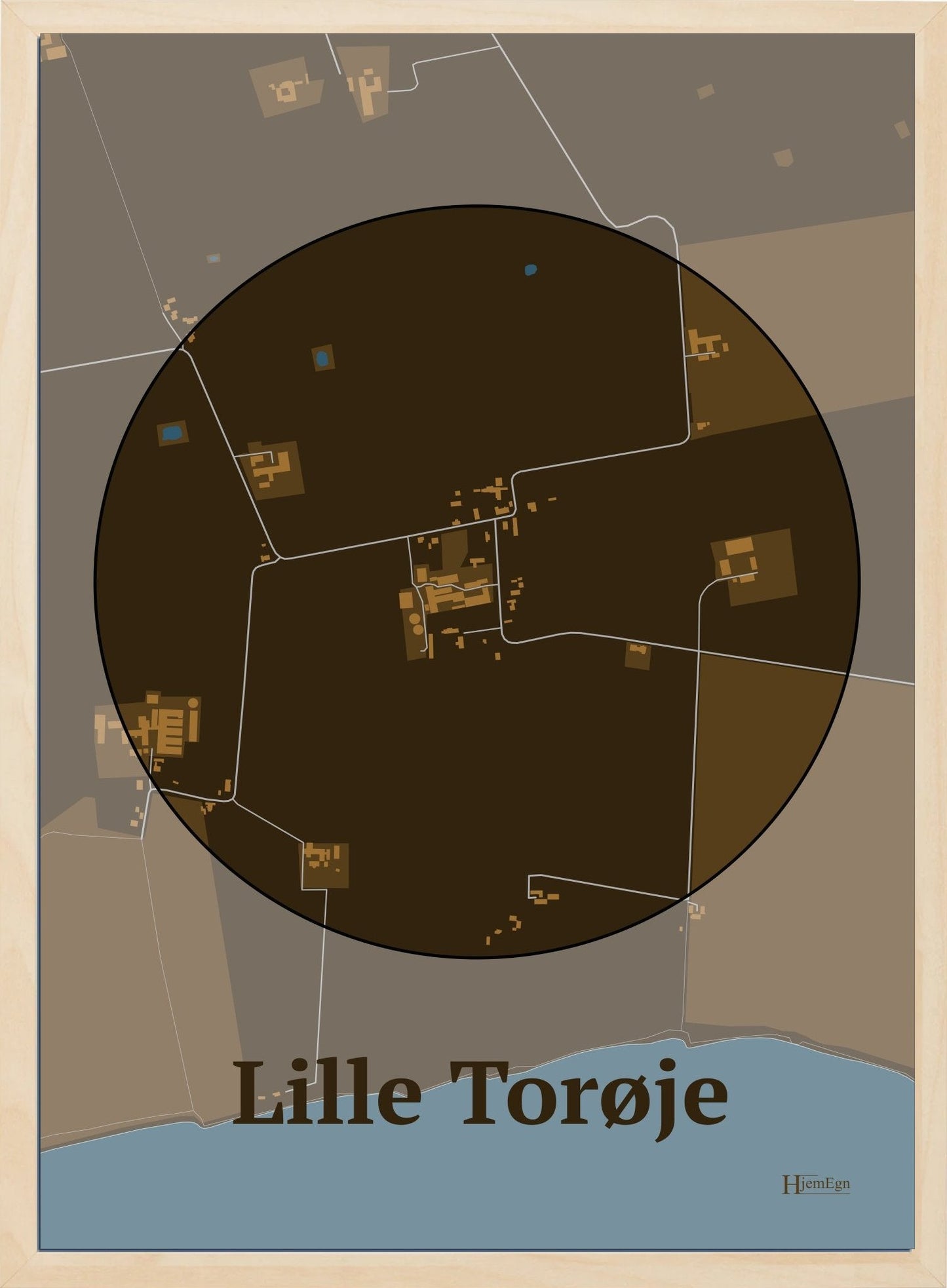 Lille Torøje plakat i farve mørk brun og HjemEgn.dk design centrum. Design bykort for Lille Torøje
