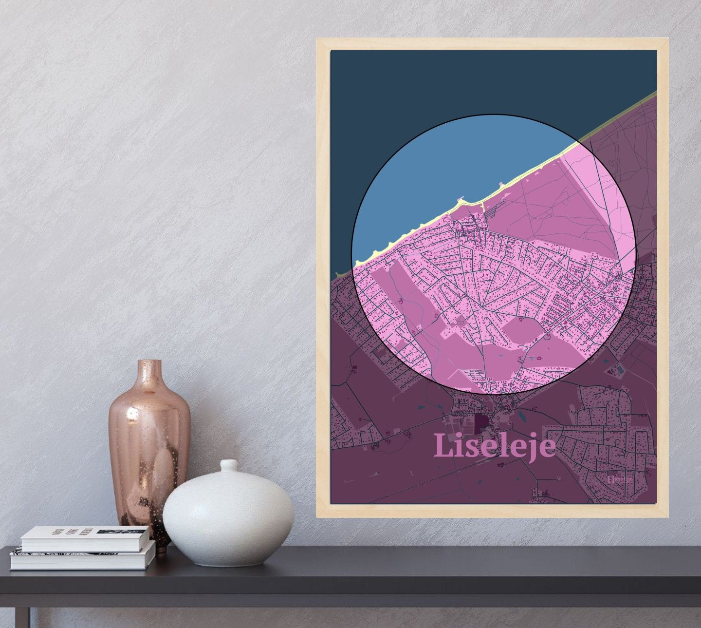 Liseleje plakat i farve  og HjemEgn.dk design centrum. Design bykort for Liseleje