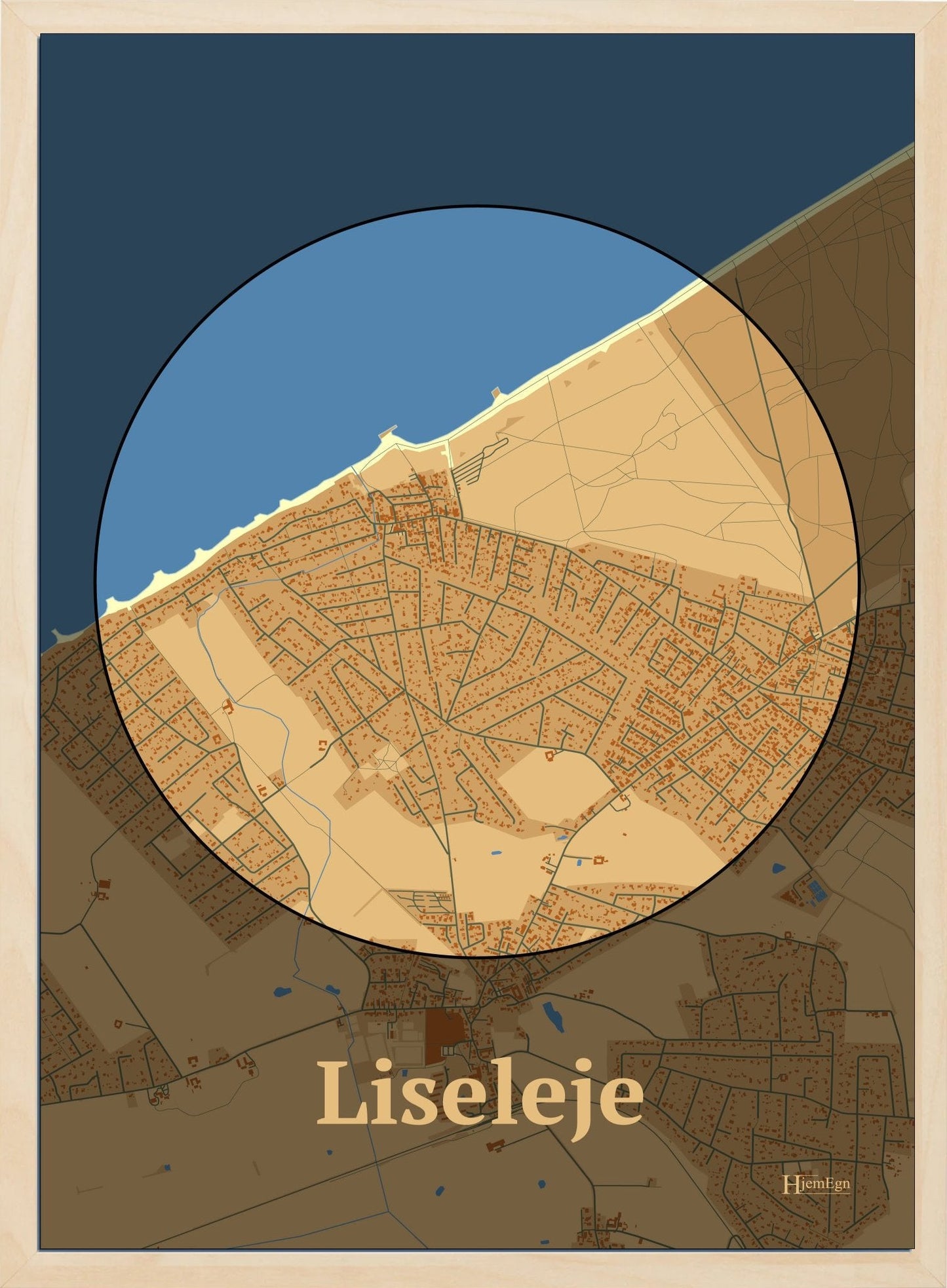 Liseleje plakat i farve pastel brun og HjemEgn.dk design centrum. Design bykort for Liseleje