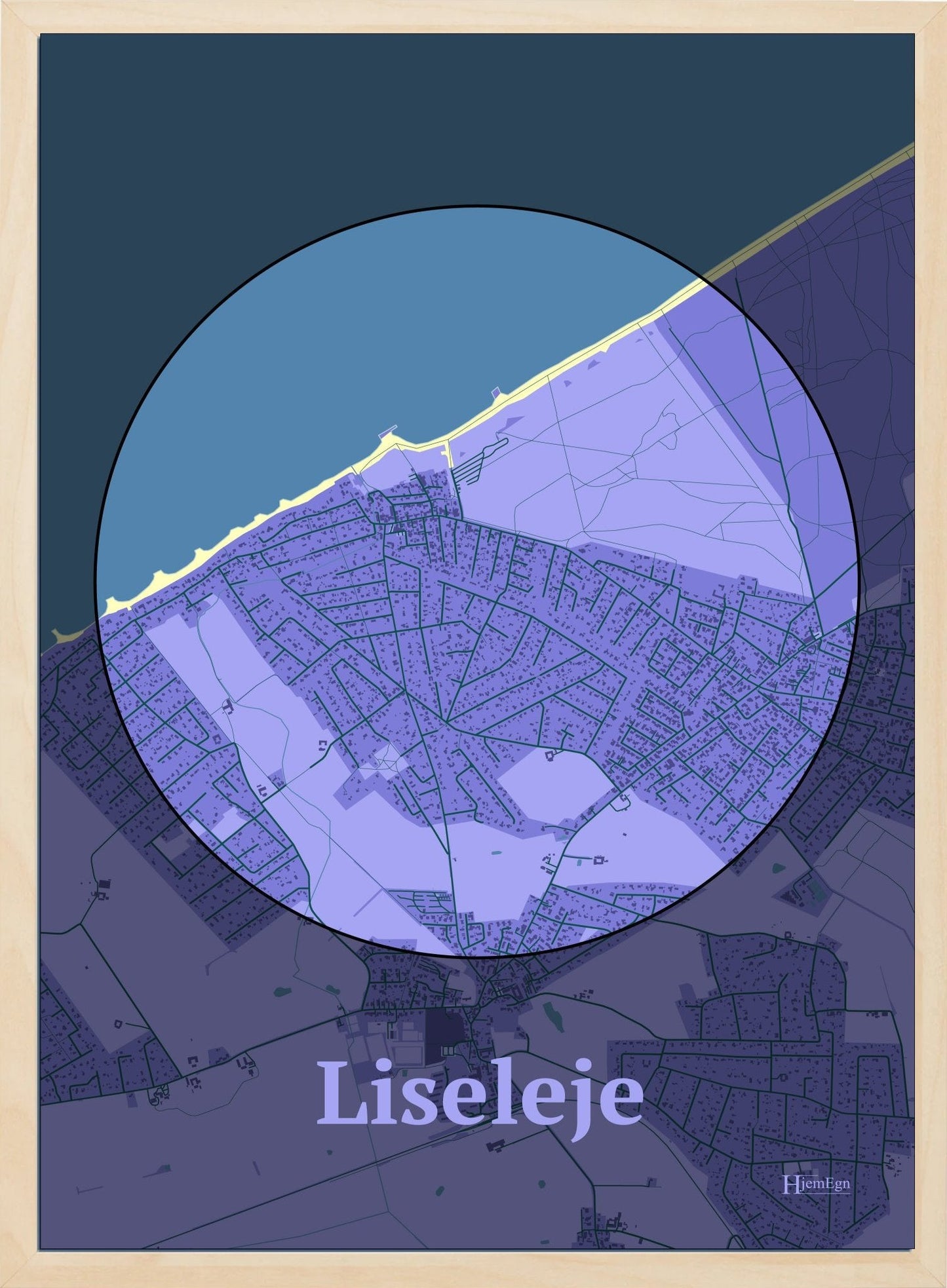 Liseleje plakat i farve pastel lilla og HjemEgn.dk design centrum. Design bykort for Liseleje