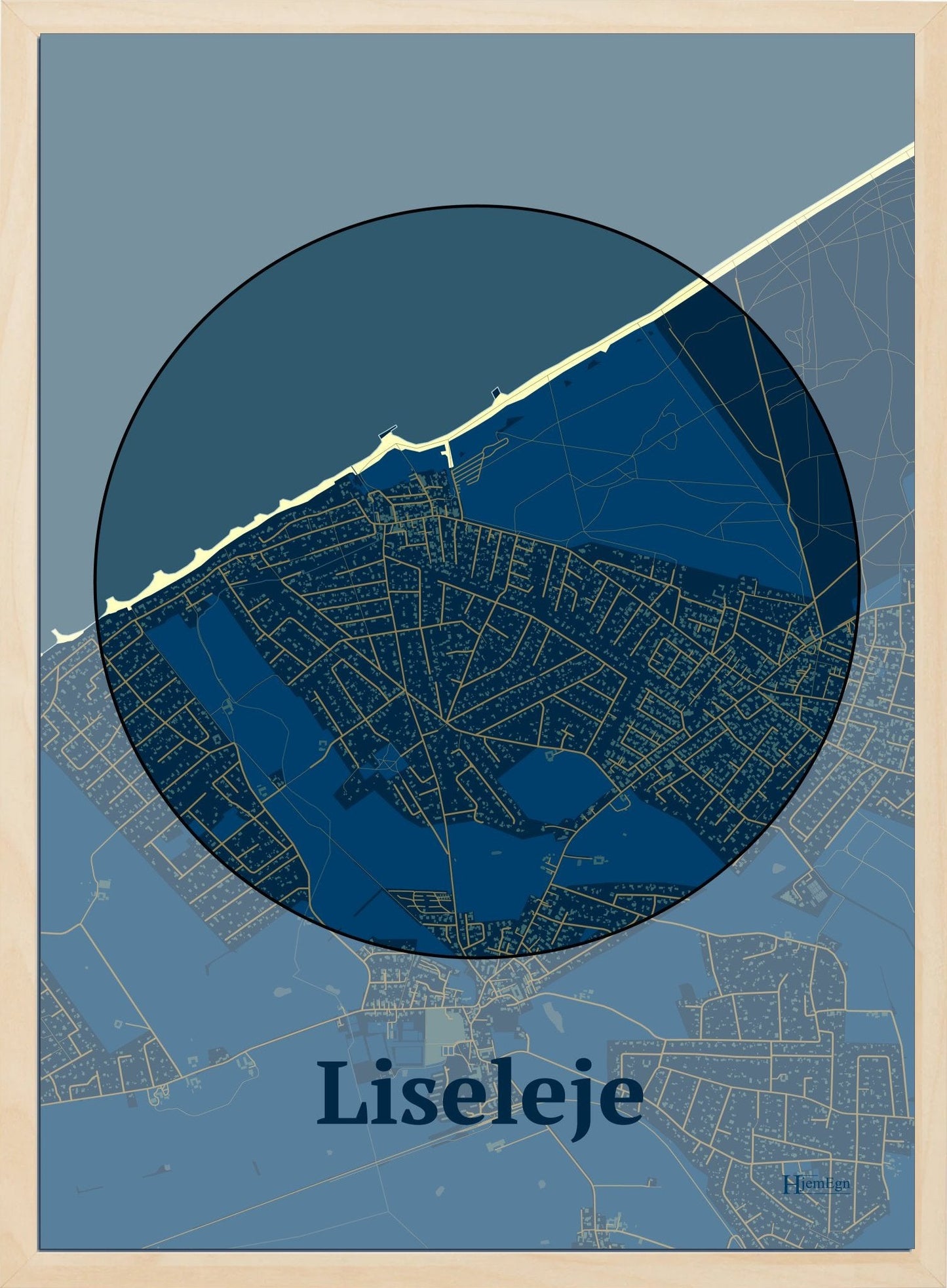 Liseleje plakat i farve mørk blå og HjemEgn.dk design centrum. Design bykort for Liseleje