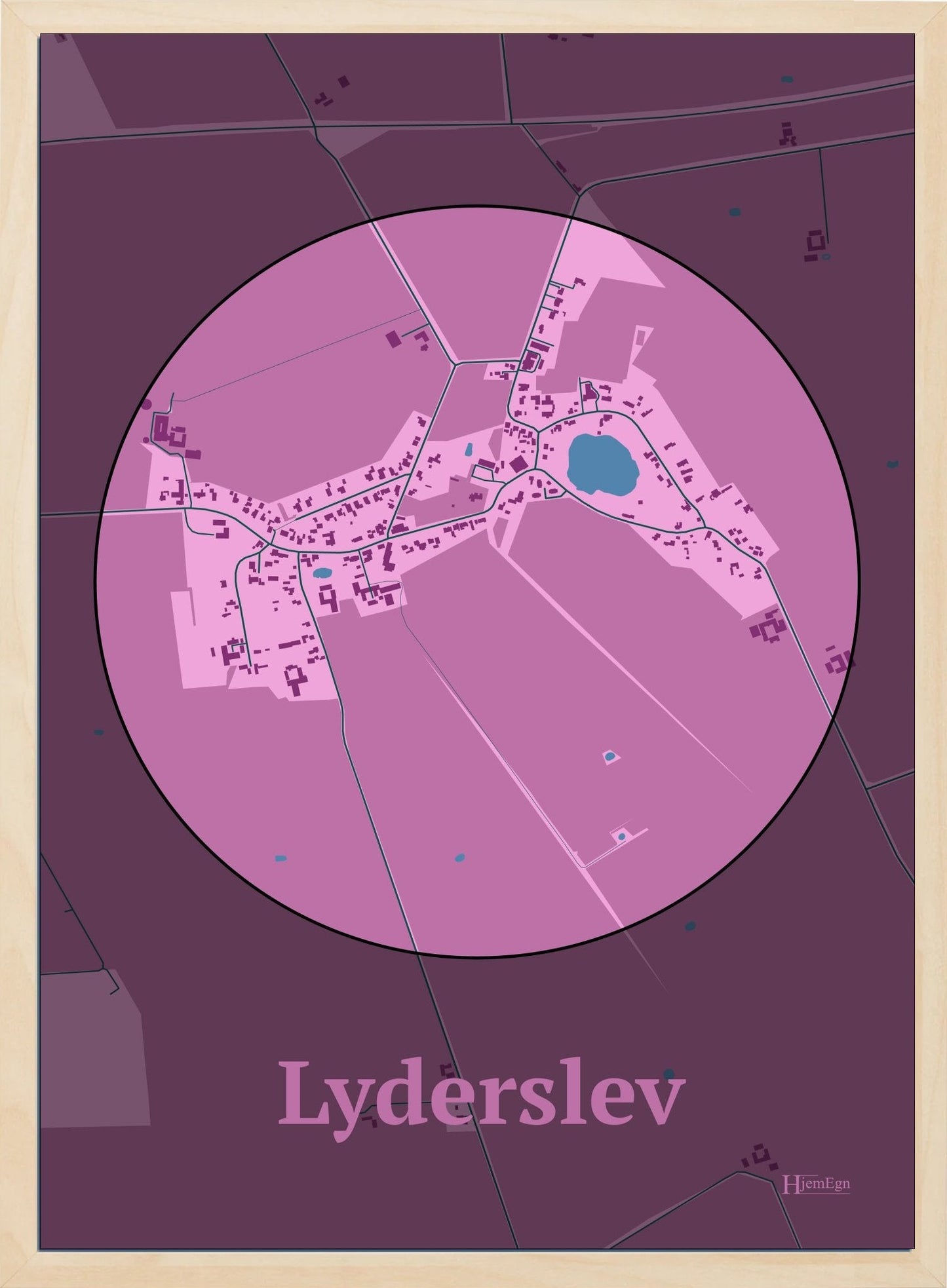 Lyderslev plakat i farve pastel rød og HjemEgn.dk design centrum. Design bykort for Lyderslev