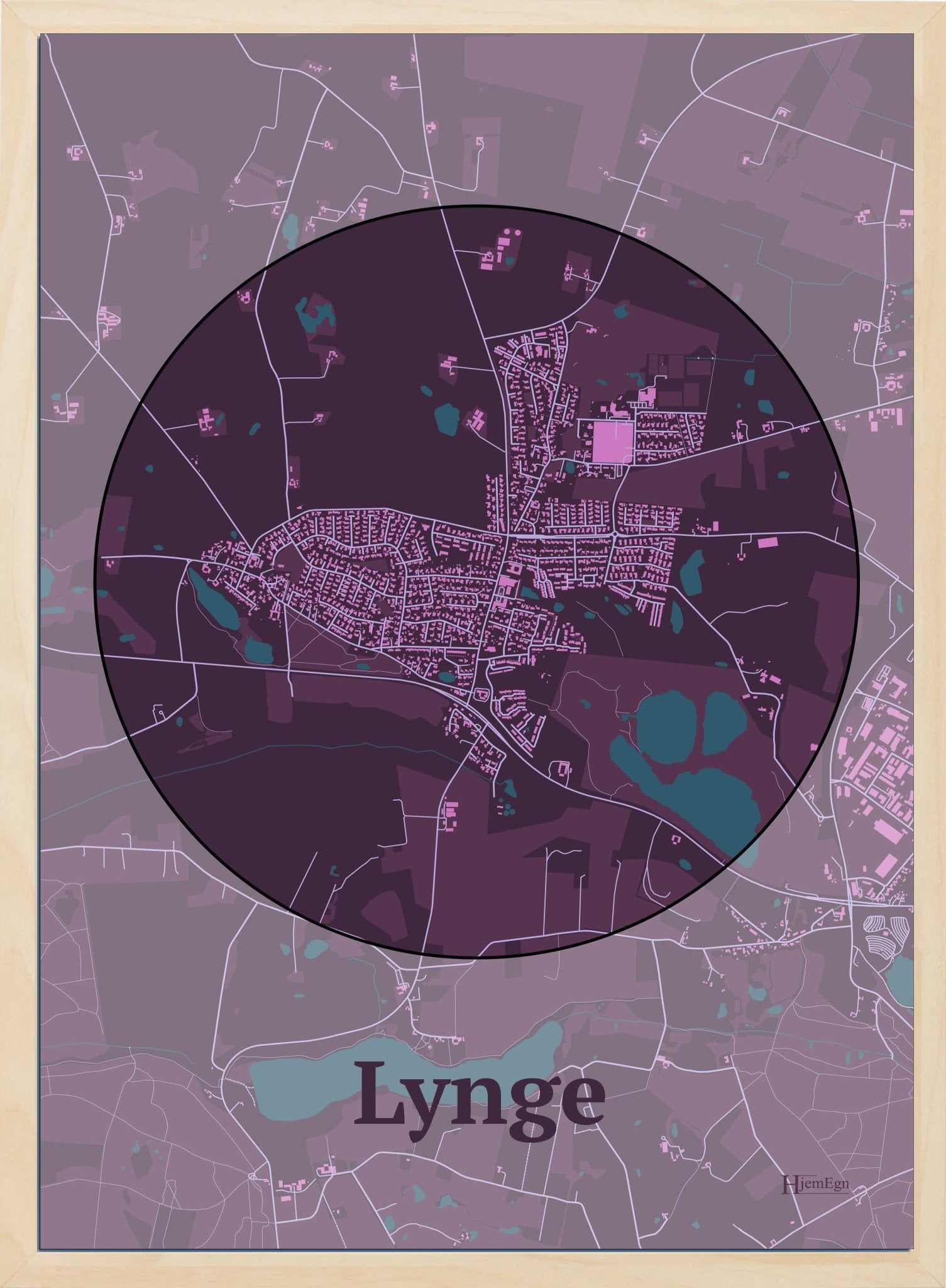 Lynge plakat i farve mørk rød og HjemEgn.dk design centrum. Design bykort for Lynge