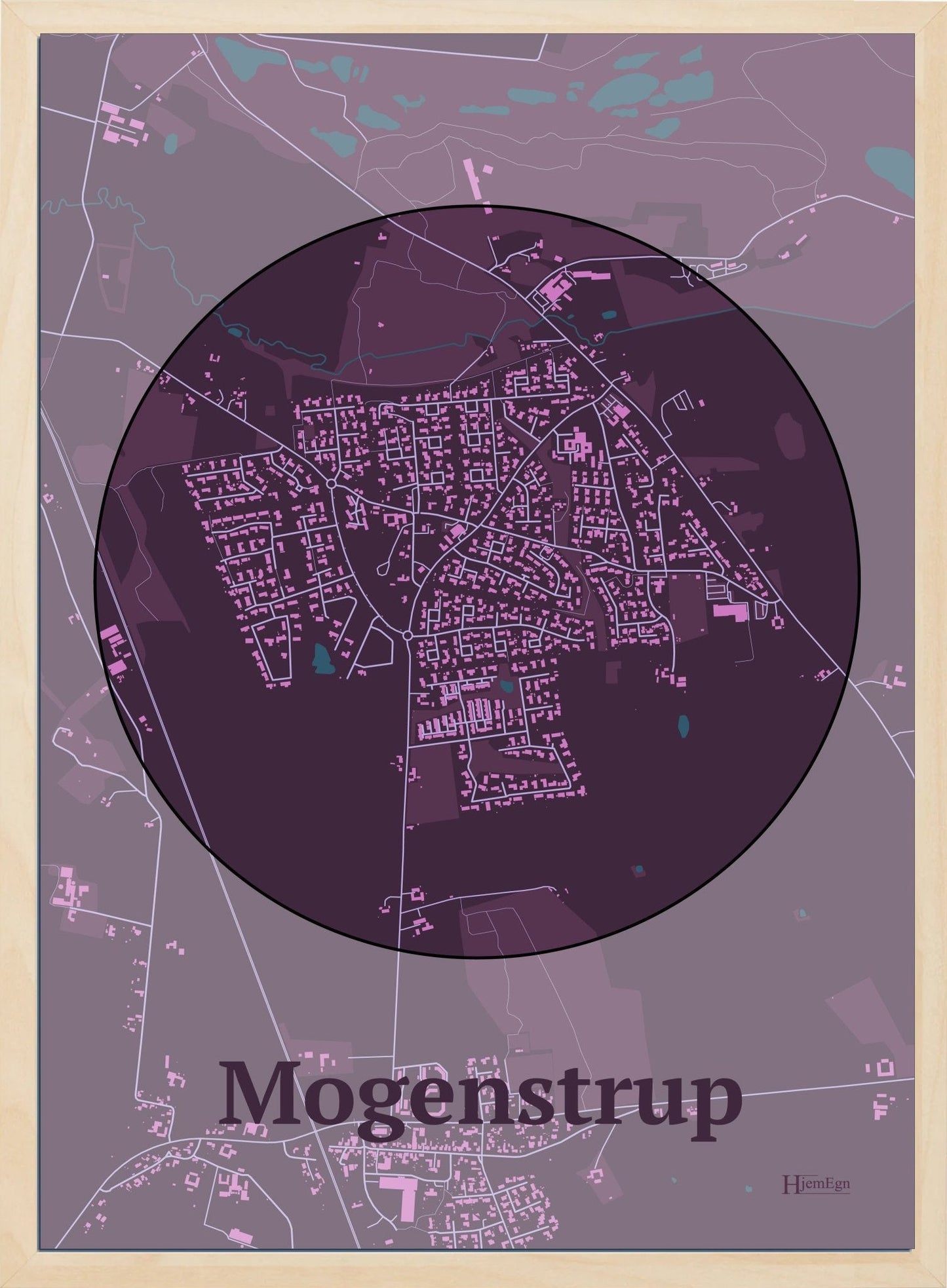 Mogenstrup plakat i farve mørk rød og HjemEgn.dk design centrum. Design bykort for Mogenstrup