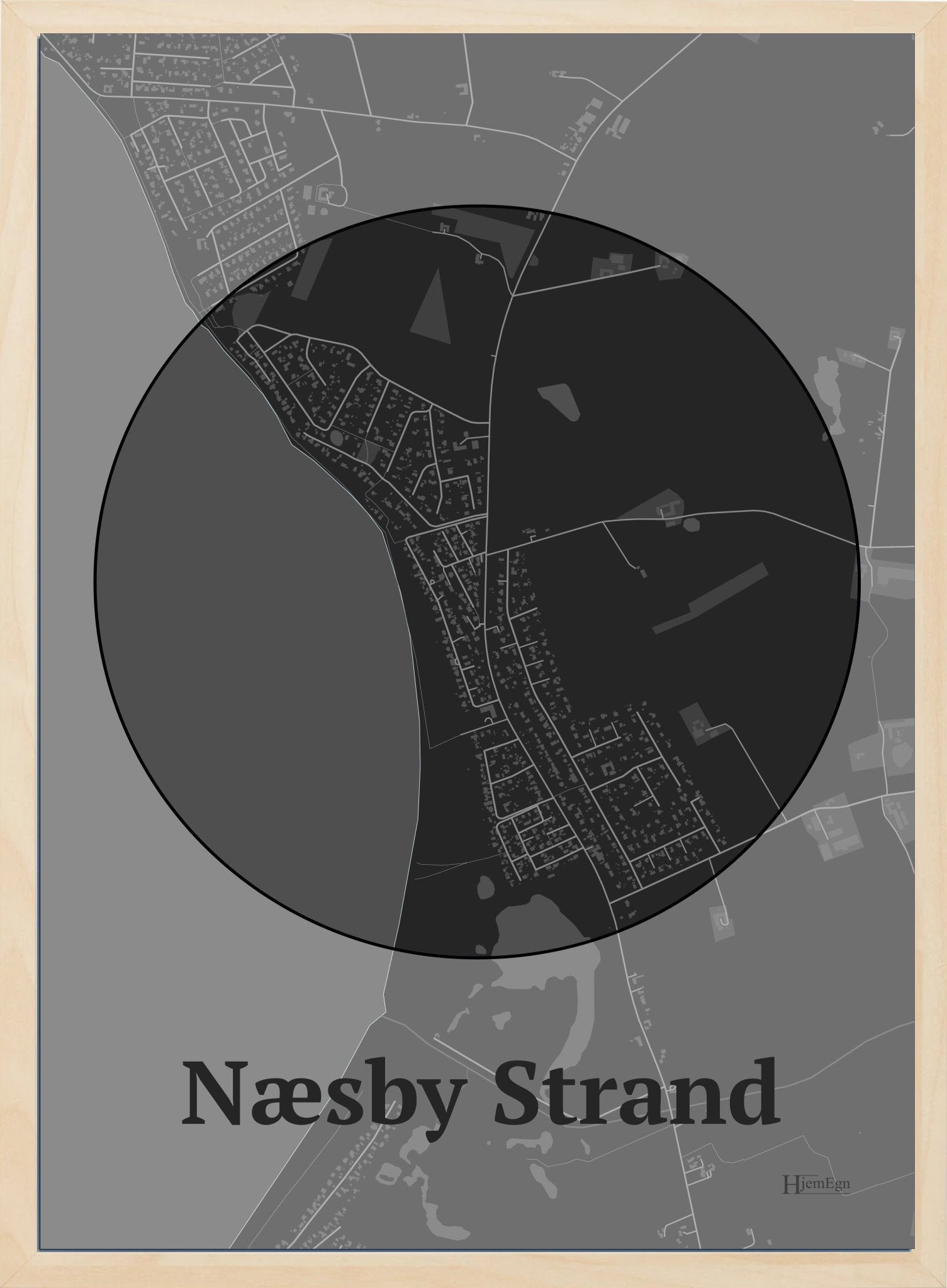 Næsby Strand plakat i farve mørk grå og HjemEgn.dk design centrum. Design bykort for Næsby Strand