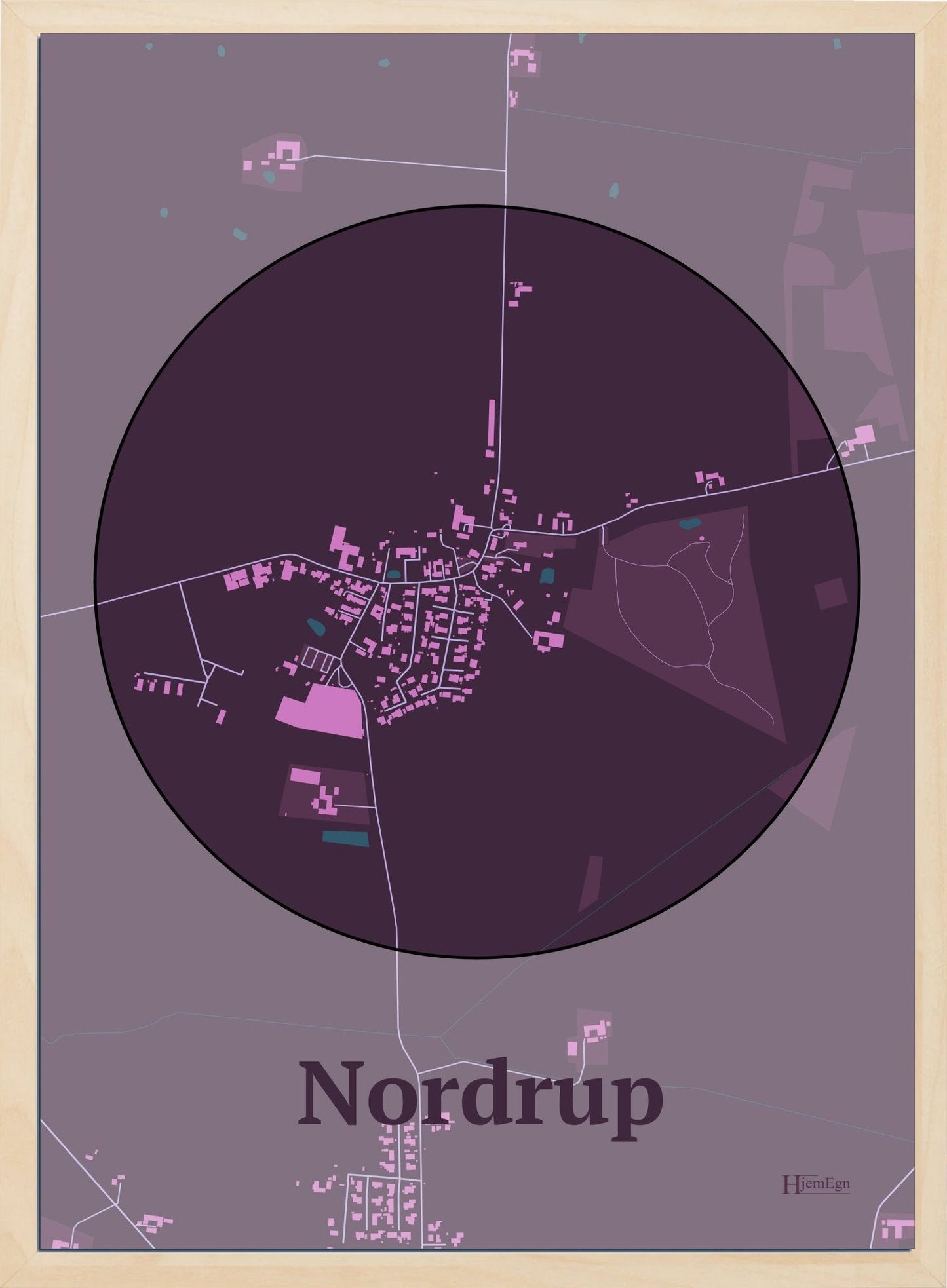Nordrup plakat i farve mørk rød og HjemEgn.dk design centrum. Design bykort for Nordrup
