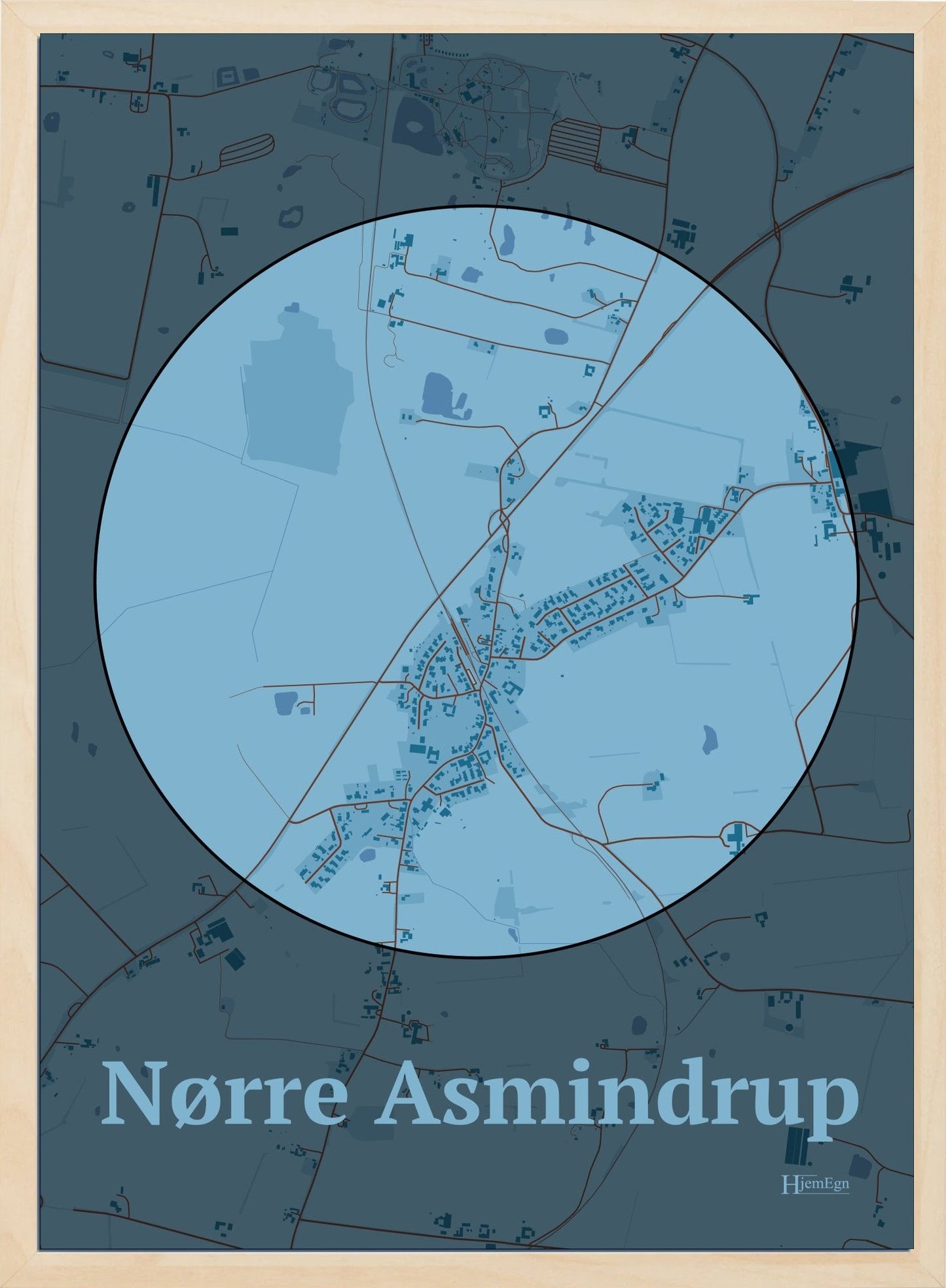 Nørre Asmindrup plakat i farve pastel blå og HjemEgn.dk design centrum. Design bykort for Nørre Asmindrup