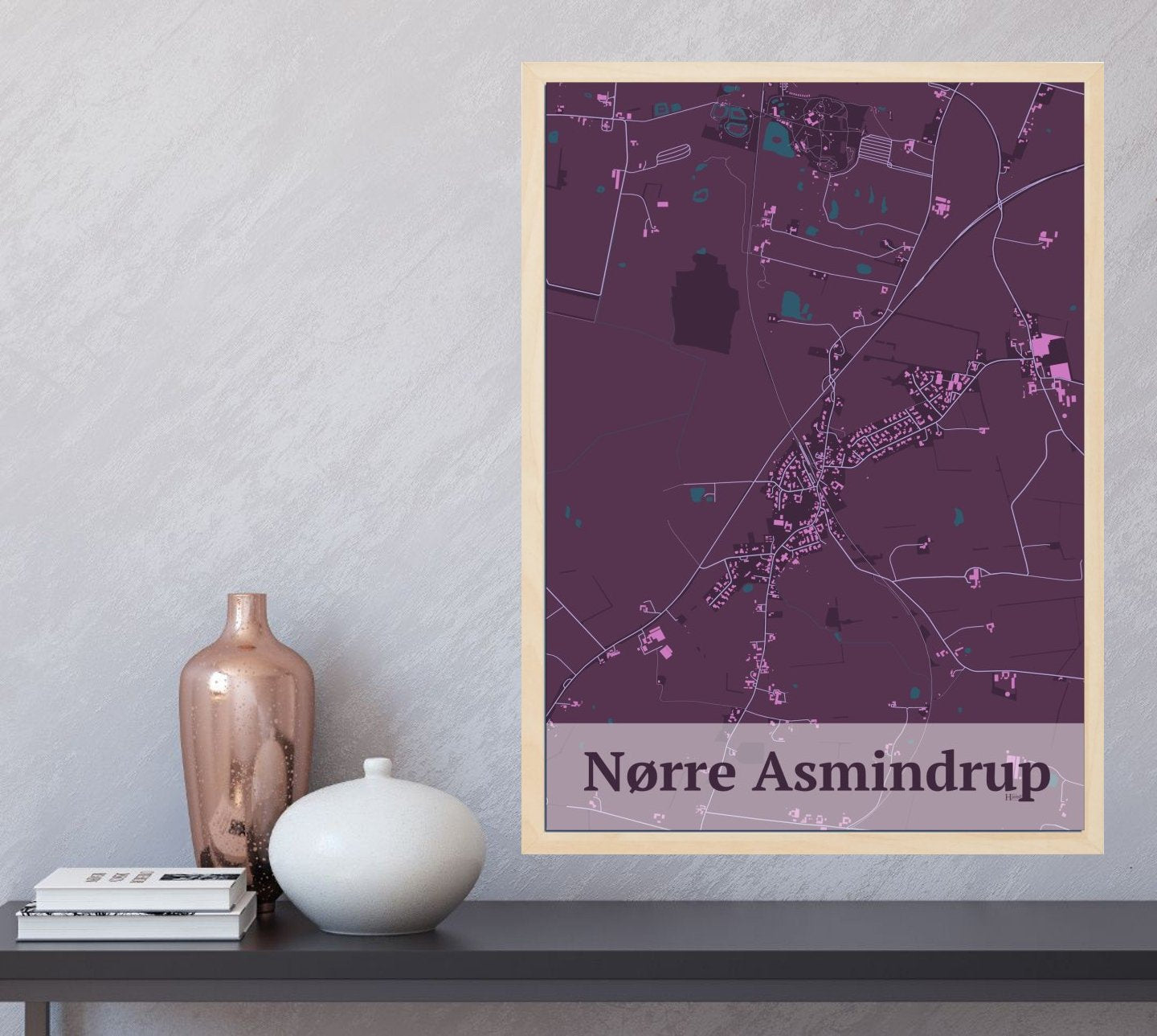 Nørre Asmindrup plakat i farve  og HjemEgn.dk design firkantet. Design bykort for Nørre Asmindrup