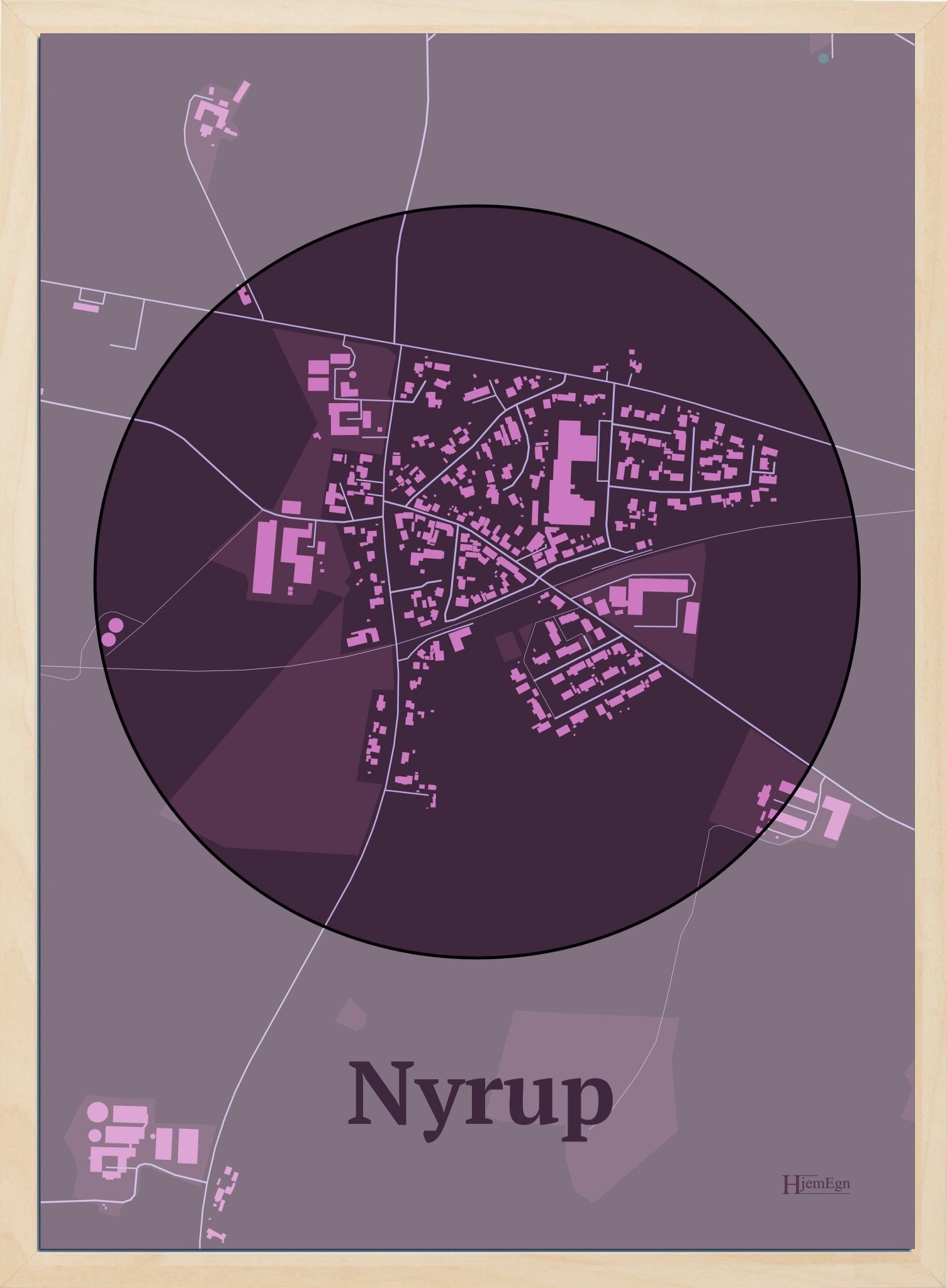 Nyrup plakat i farve mørk rød og HjemEgn.dk design centrum. Design bykort for Nyrup