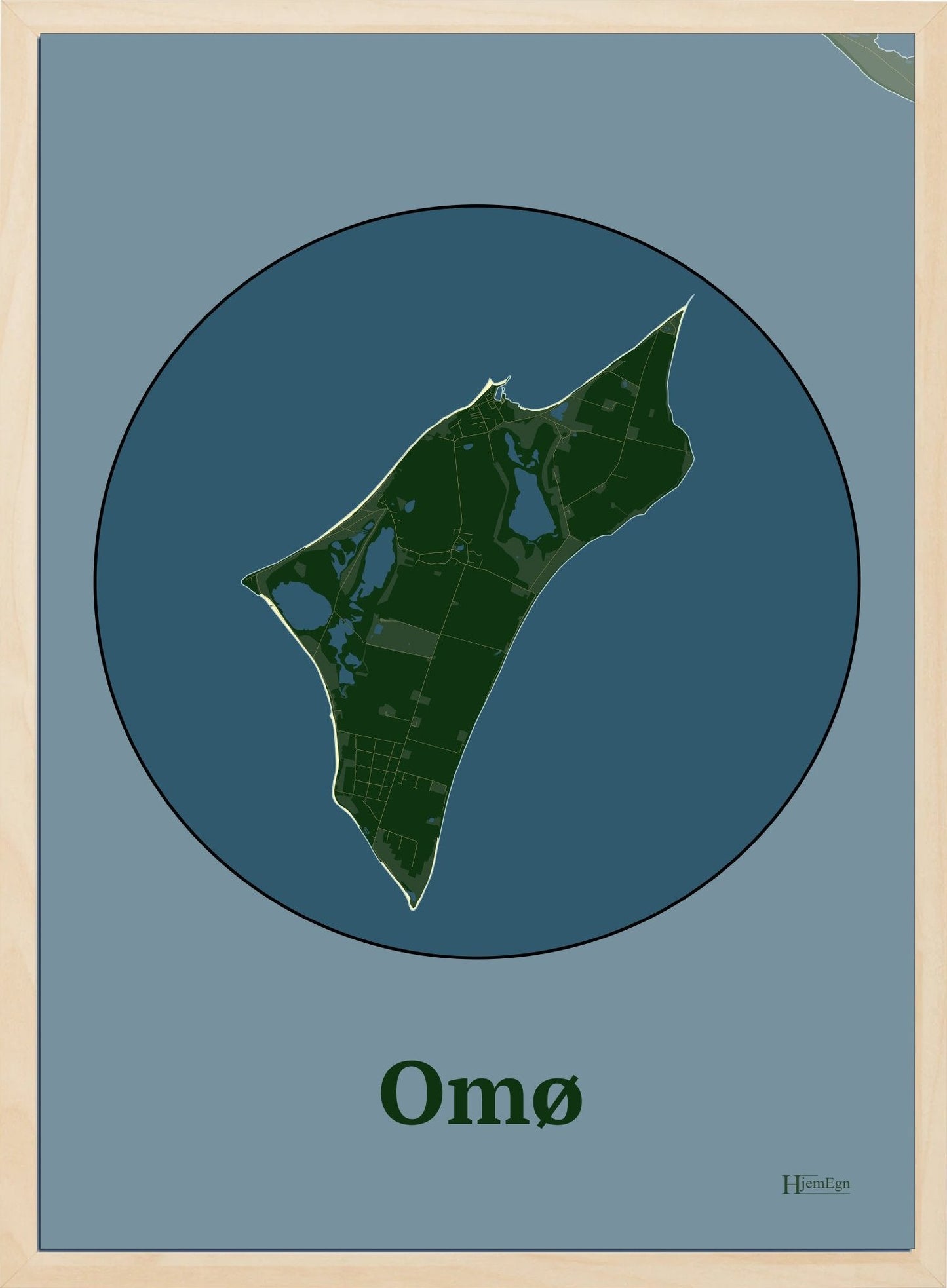 Omø plakat i farve mørk grøn og HjemEgn.dk design centrum. Design ø-kort for Omø
