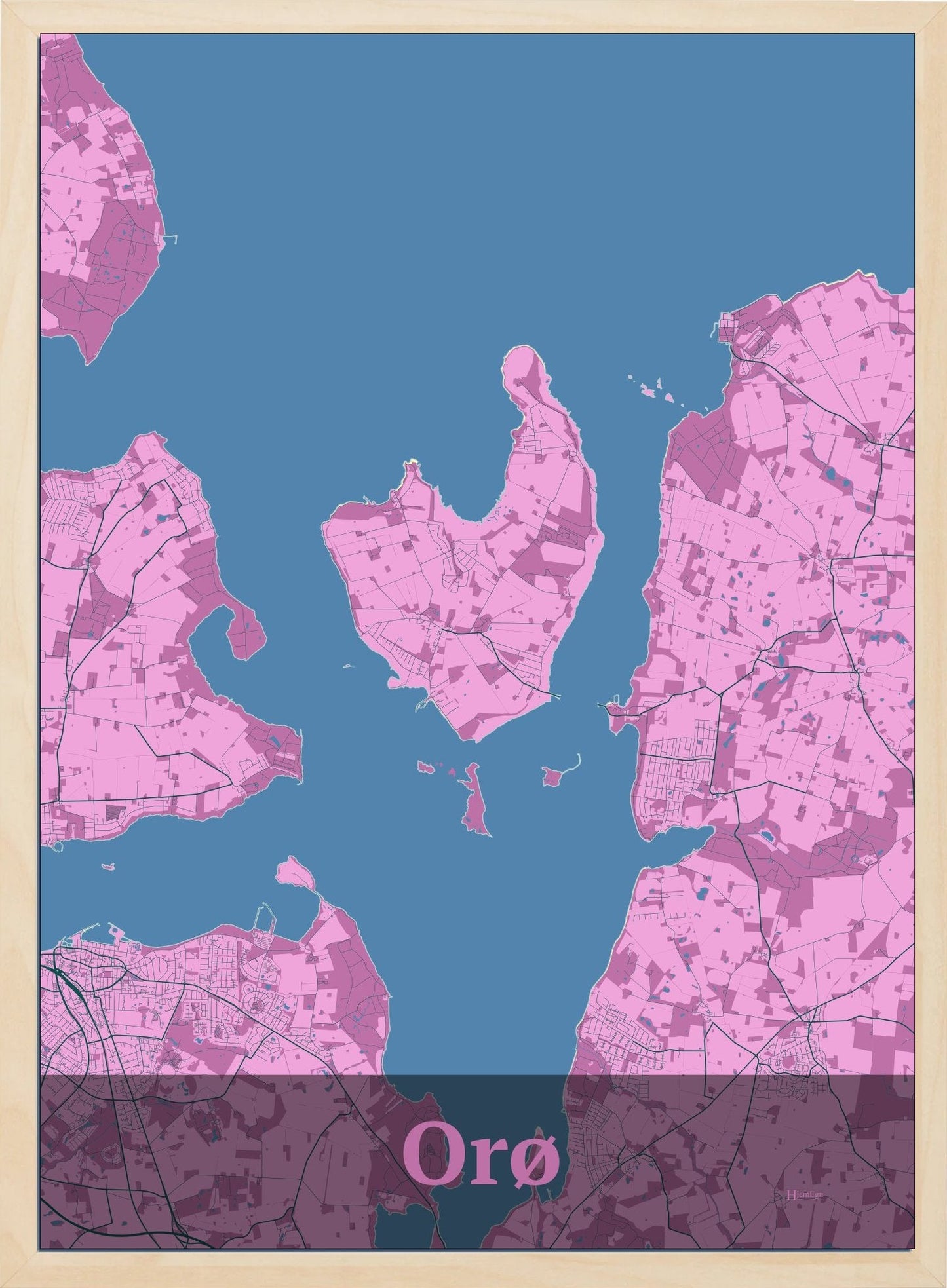 Orø plakat i farve pastel rød og HjemEgn.dk design firkantet. Design ø-kort for Orø