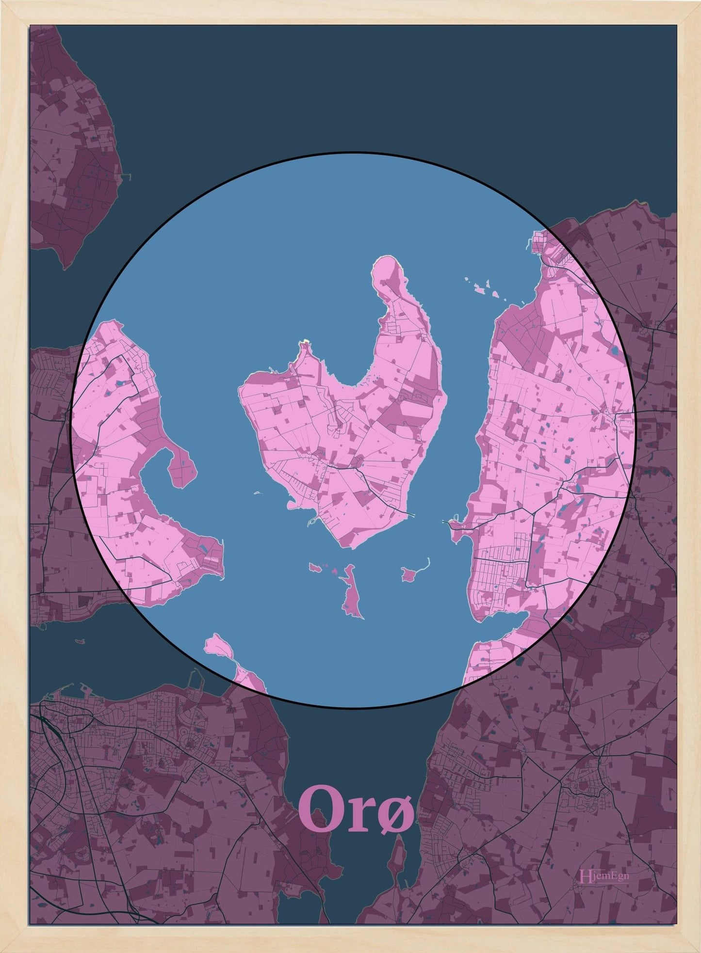 Orø plakat i farve pastel rød og HjemEgn.dk design centrum. Design ø-kort for Orø