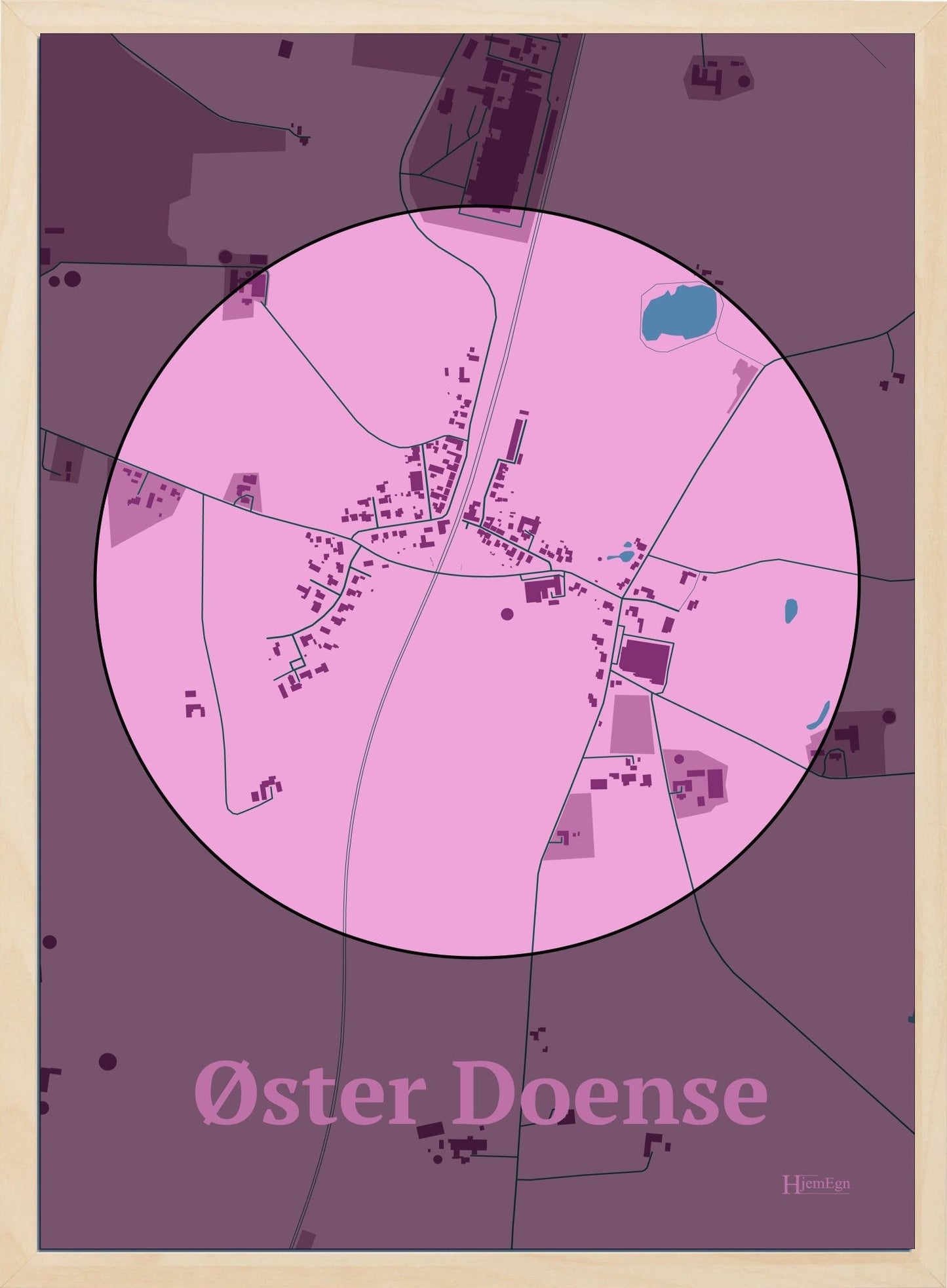 Øster Doense plakat i farve pastel rød og HjemEgn.dk design centrum. Design bykort for Øster Doense