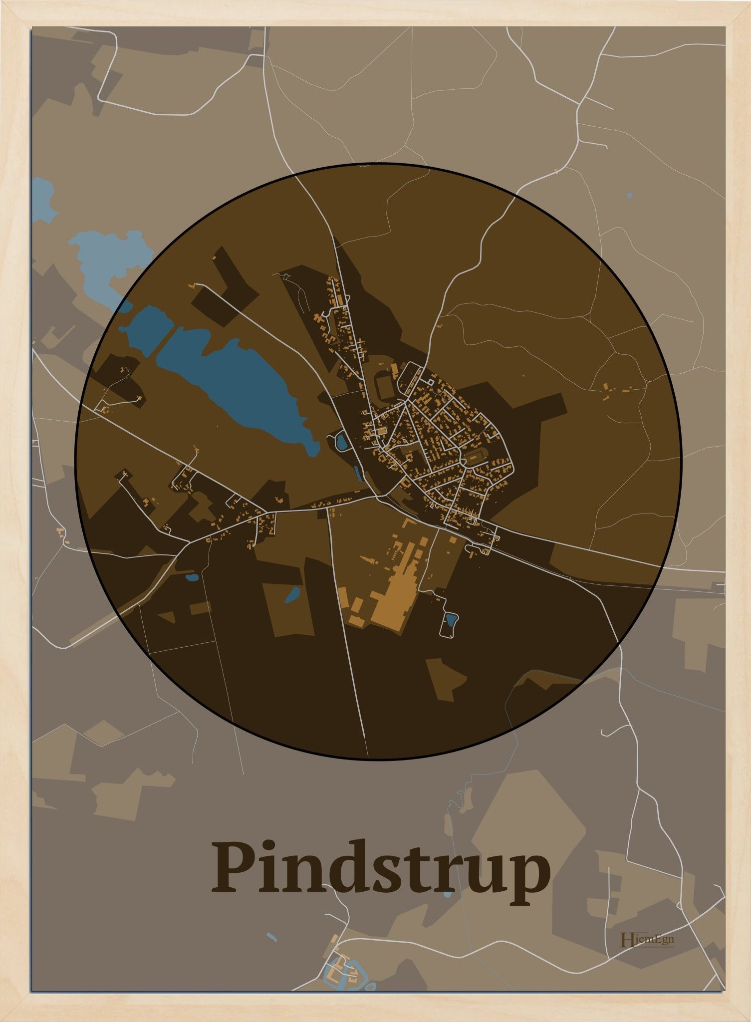 Pindstrup plakat i farve mørk brun og HjemEgn.dk design centrum. Design bykort for Pindstrup