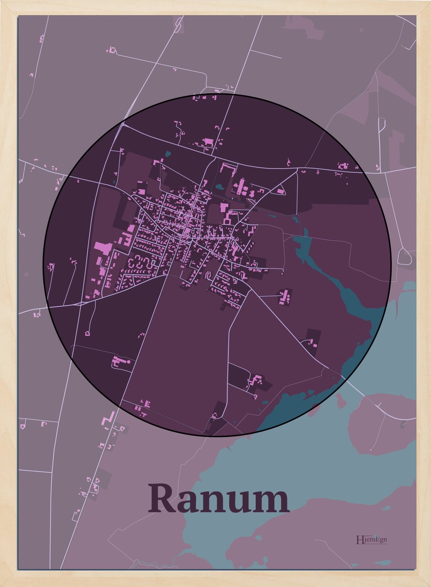 Ranum plakat i farve mørk rød og HjemEgn.dk design centrum. Design bykort for Ranum