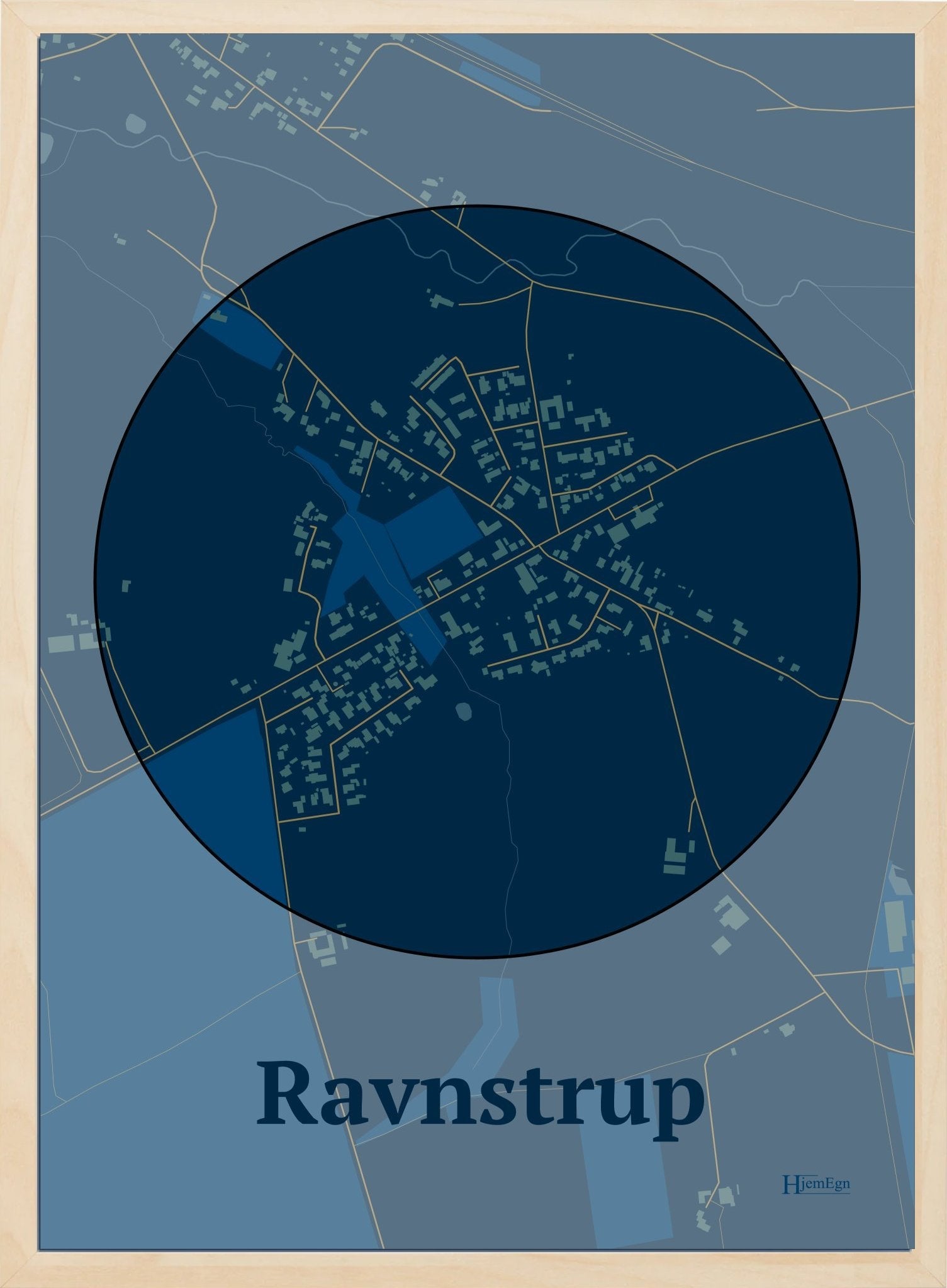 Ravnstrup plakat i farve mørk blå og HjemEgn.dk design centrum. Design bykort for Ravnstrup