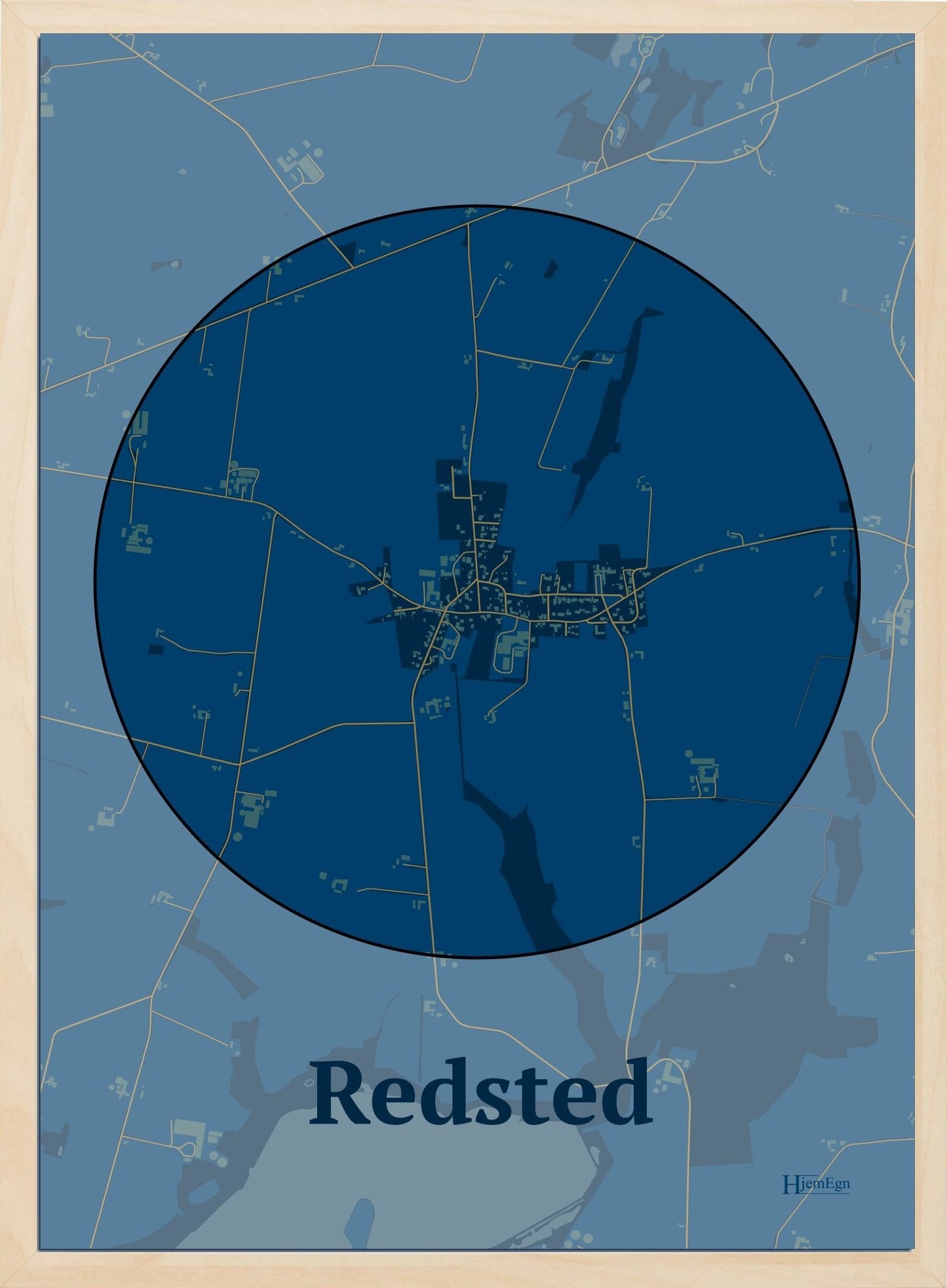 Redsted plakat i farve mørk blå og HjemEgn.dk design centrum. Design bykort for Redsted