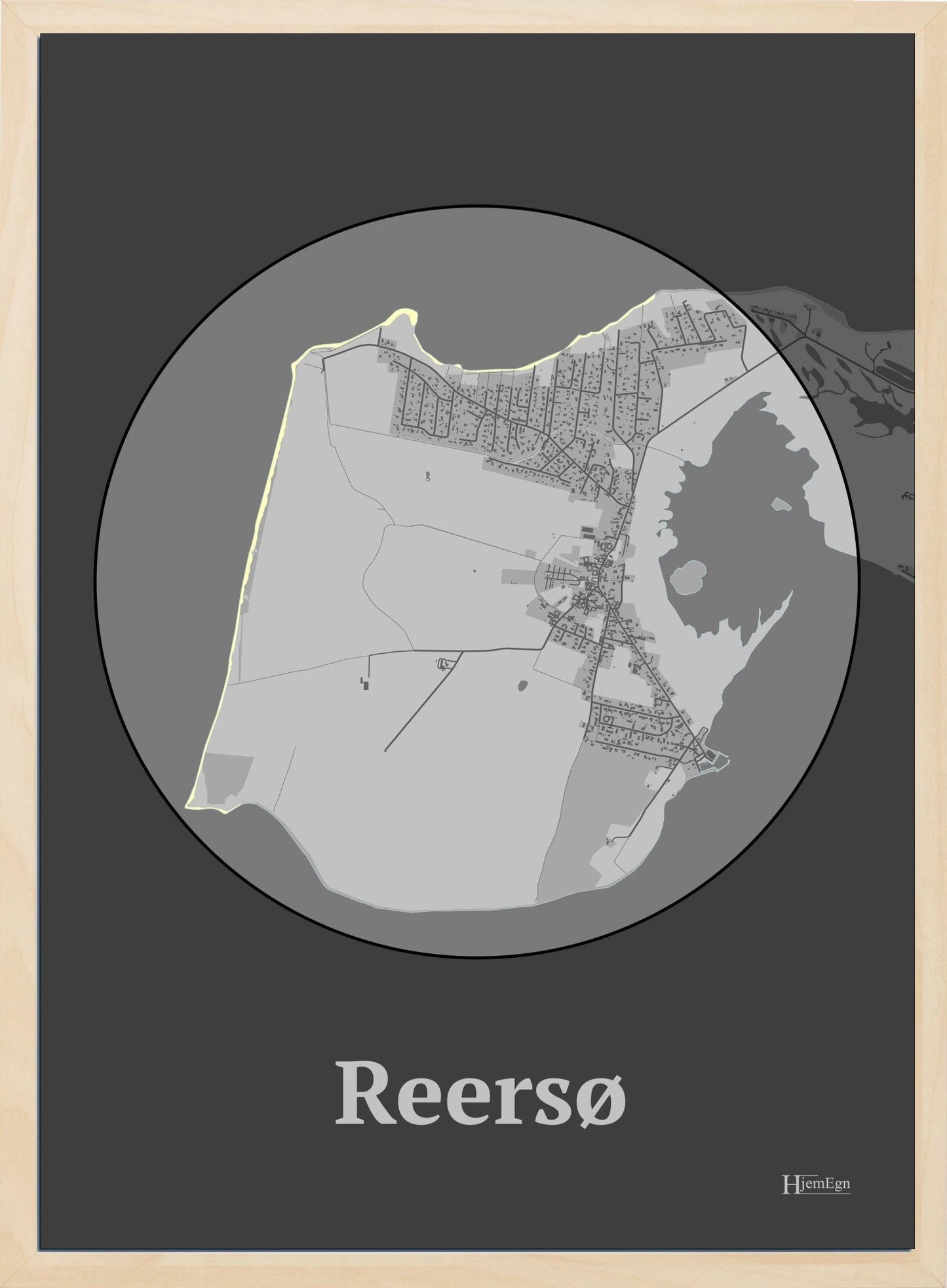 Reersø plakat i farve pastel grå og HjemEgn.dk design centrum. Design bykort for Reersø