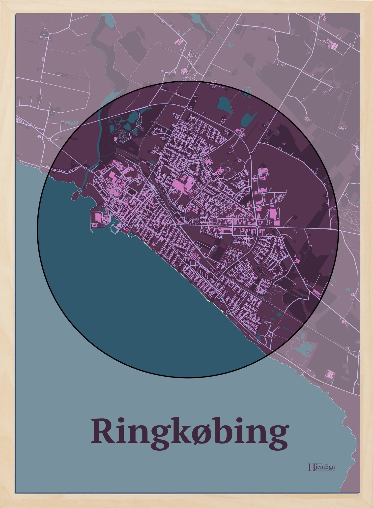 Ringkøbing plakat i farve mørk rød og HjemEgn.dk design centrum. Design bykort for Ringkøbing
