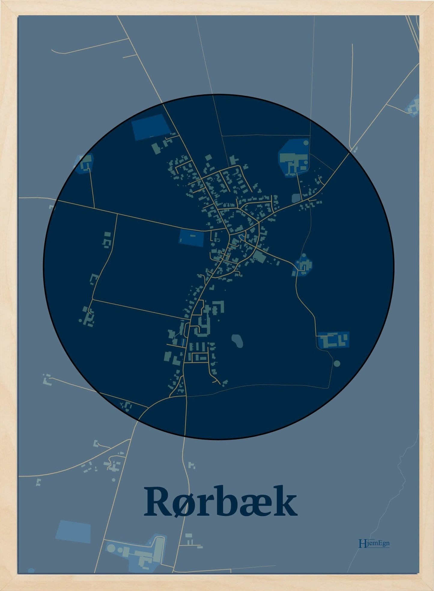 Rørbæk plakat i farve mørk blå og HjemEgn.dk design centrum. Design bykort for Rørbæk