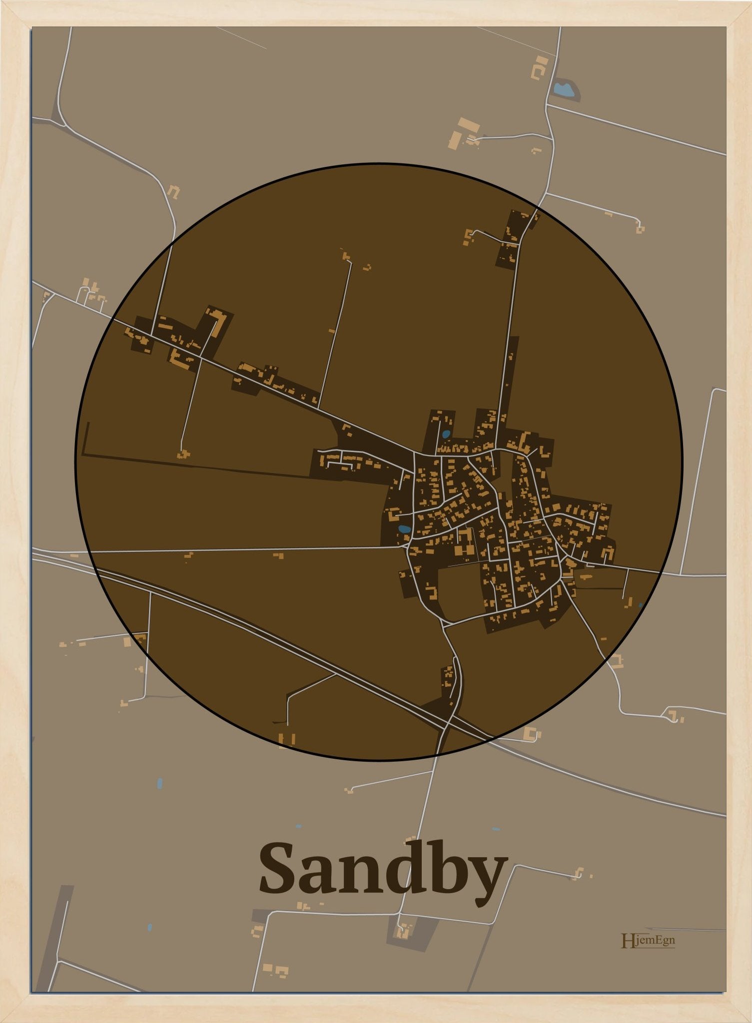 Sandby plakat i farve mørk brun og HjemEgn.dk design centrum. Design bykort for Sandby
