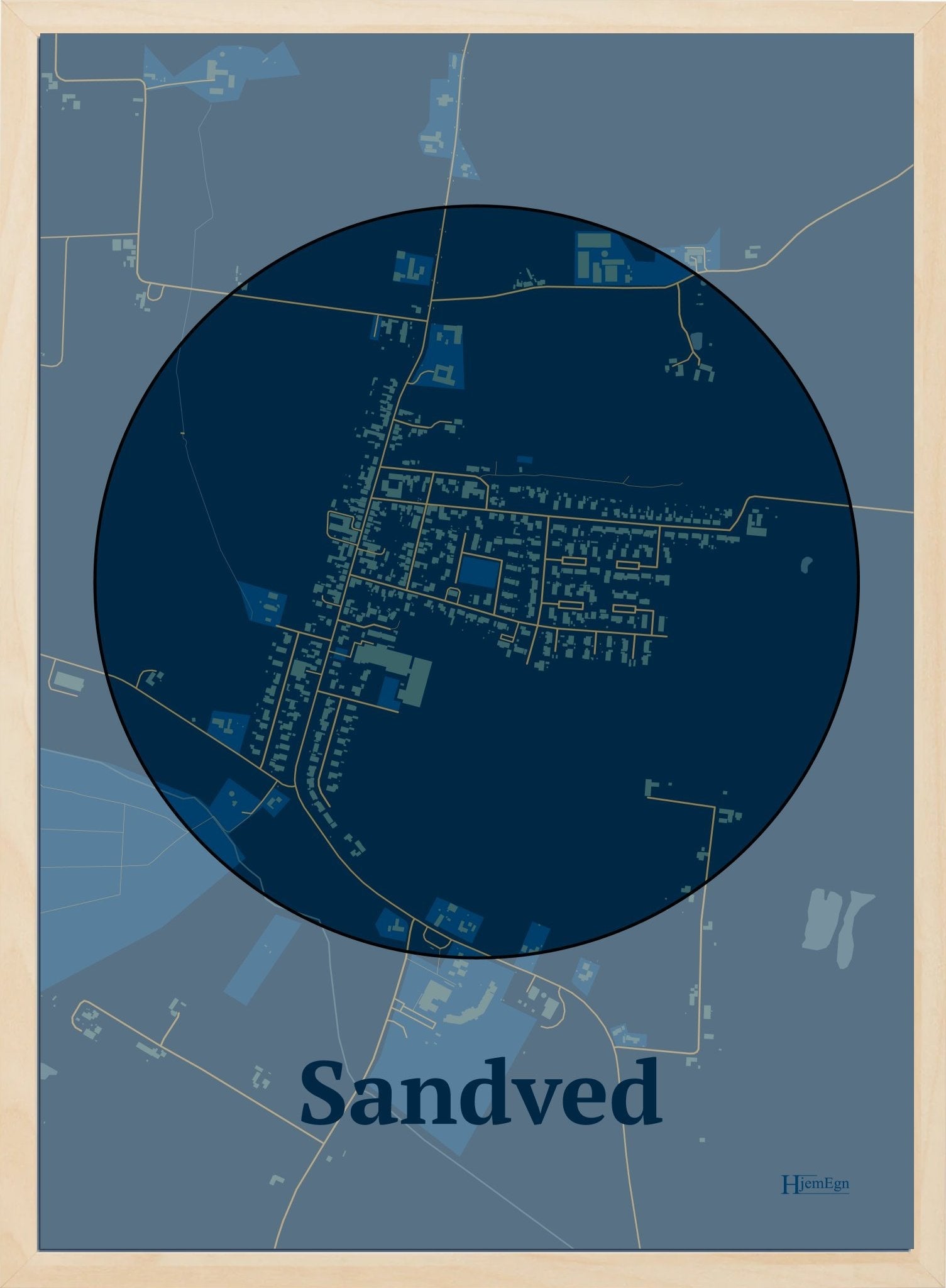 Sandved plakat i farve mørk blå og HjemEgn.dk design centrum. Design bykort for Sandved