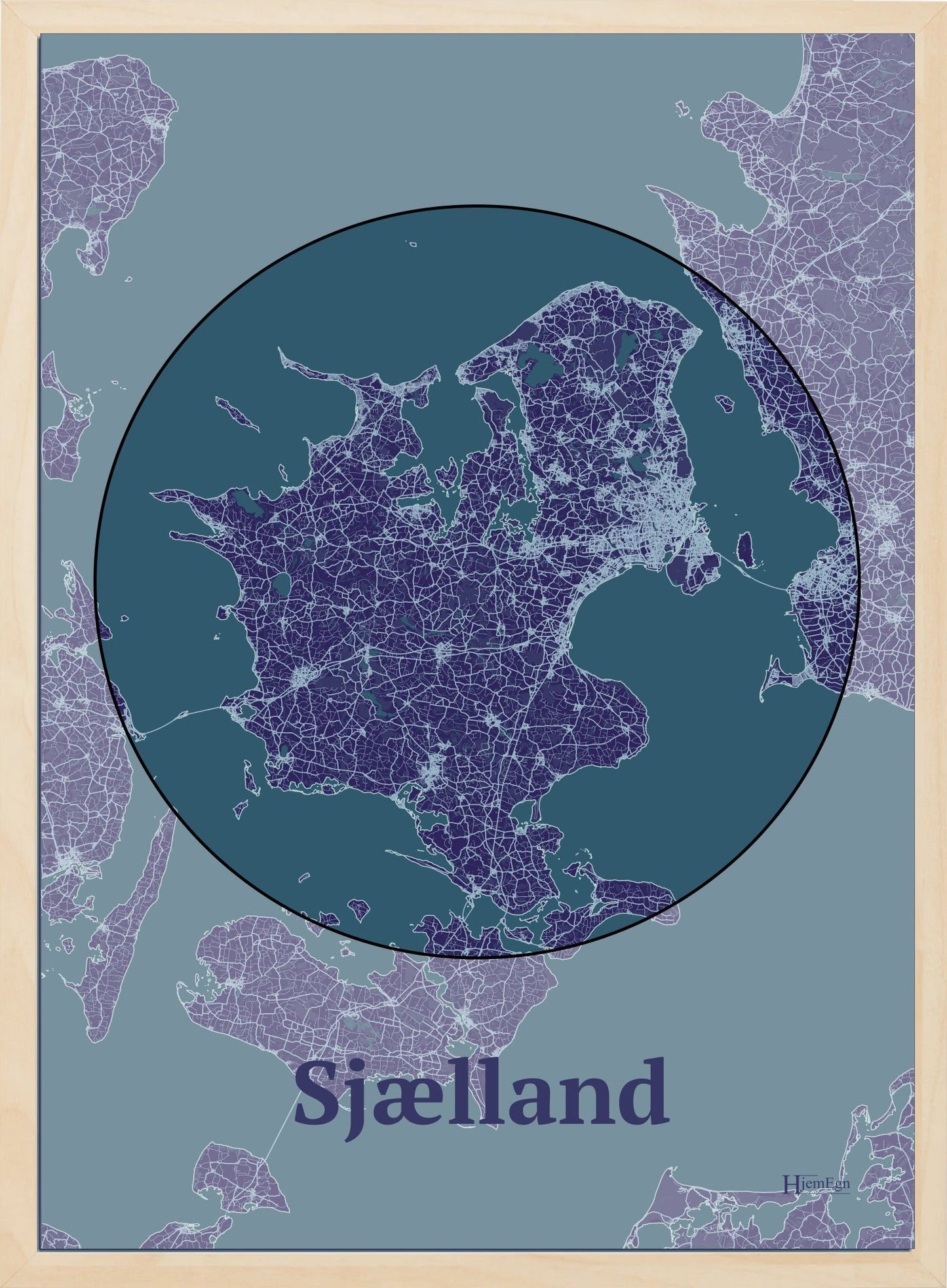 Sjælland plakat i farve mørk lilla og HjemEgn.dk design centrum. Design ø-kort for Sjælland