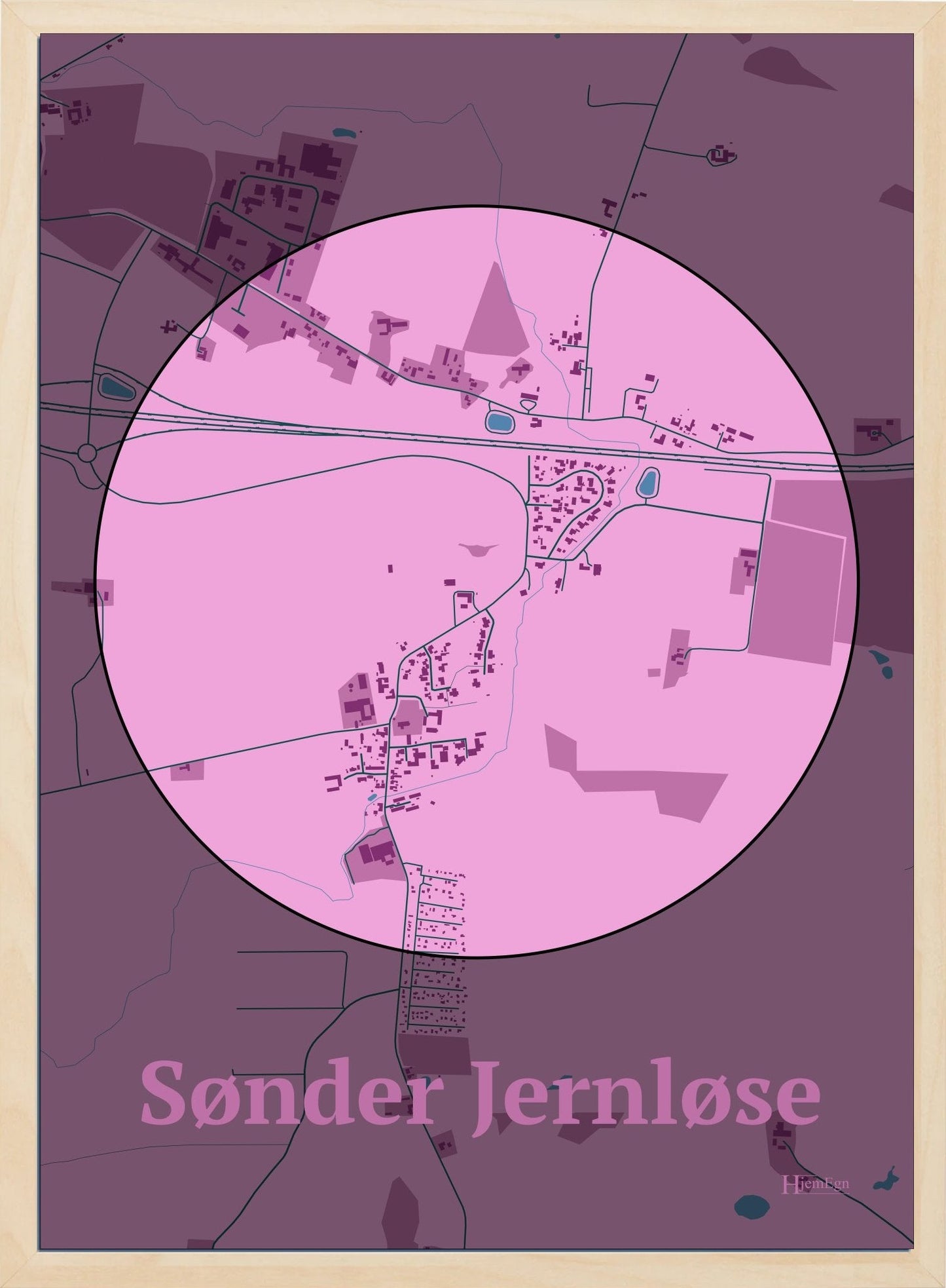 Sønder Jernløse plakat i farve pastel rød og HjemEgn.dk design centrum. Design bykort for Sønder Jernløse