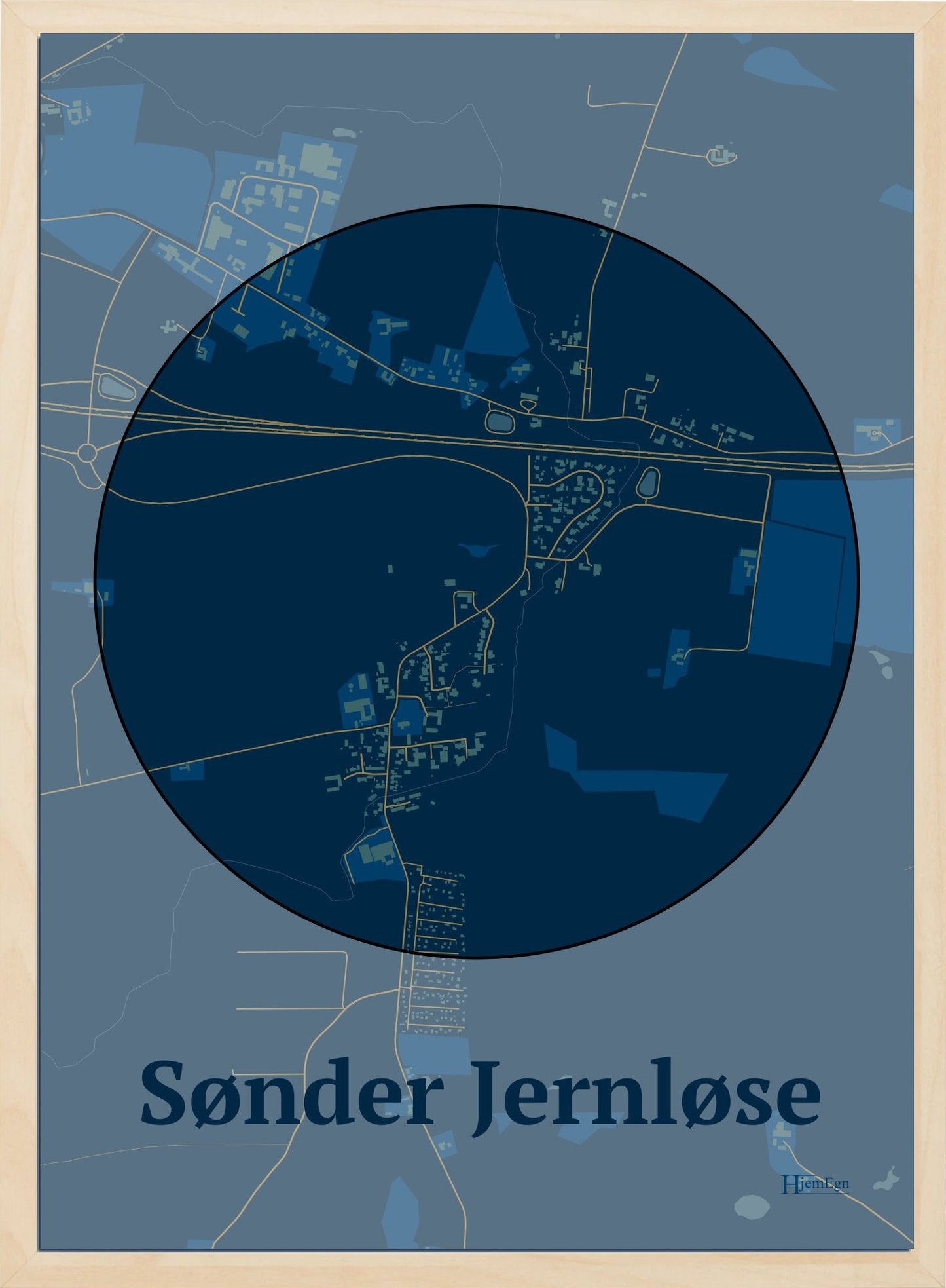Sønder Jernløse plakat i farve mørk blå og HjemEgn.dk design centrum. Design bykort for Sønder Jernløse