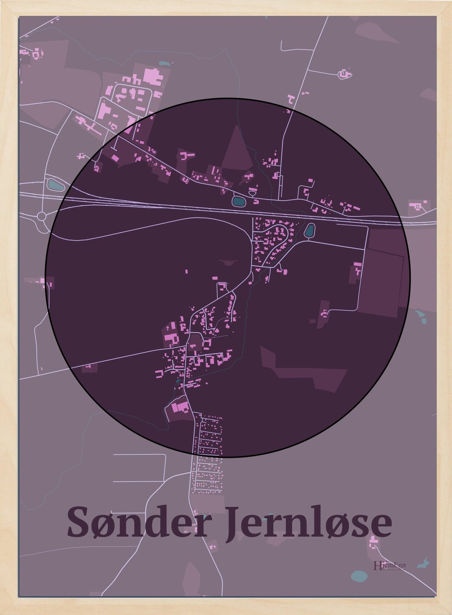 Sønder Jernløse plakat i farve mørk rød og HjemEgn.dk design centrum. Design bykort for Sønder Jernløse