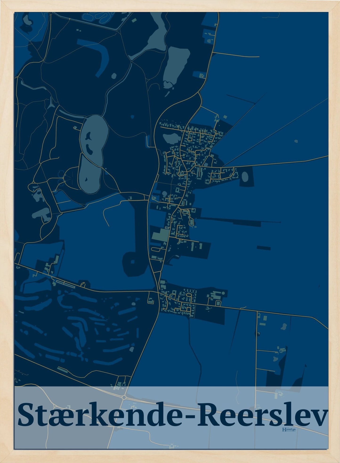 Stærkende-reerslev plakat i farve mørk blå og HjemEgn.dk design firkantet. Design bykort for Stærkende-reerslev