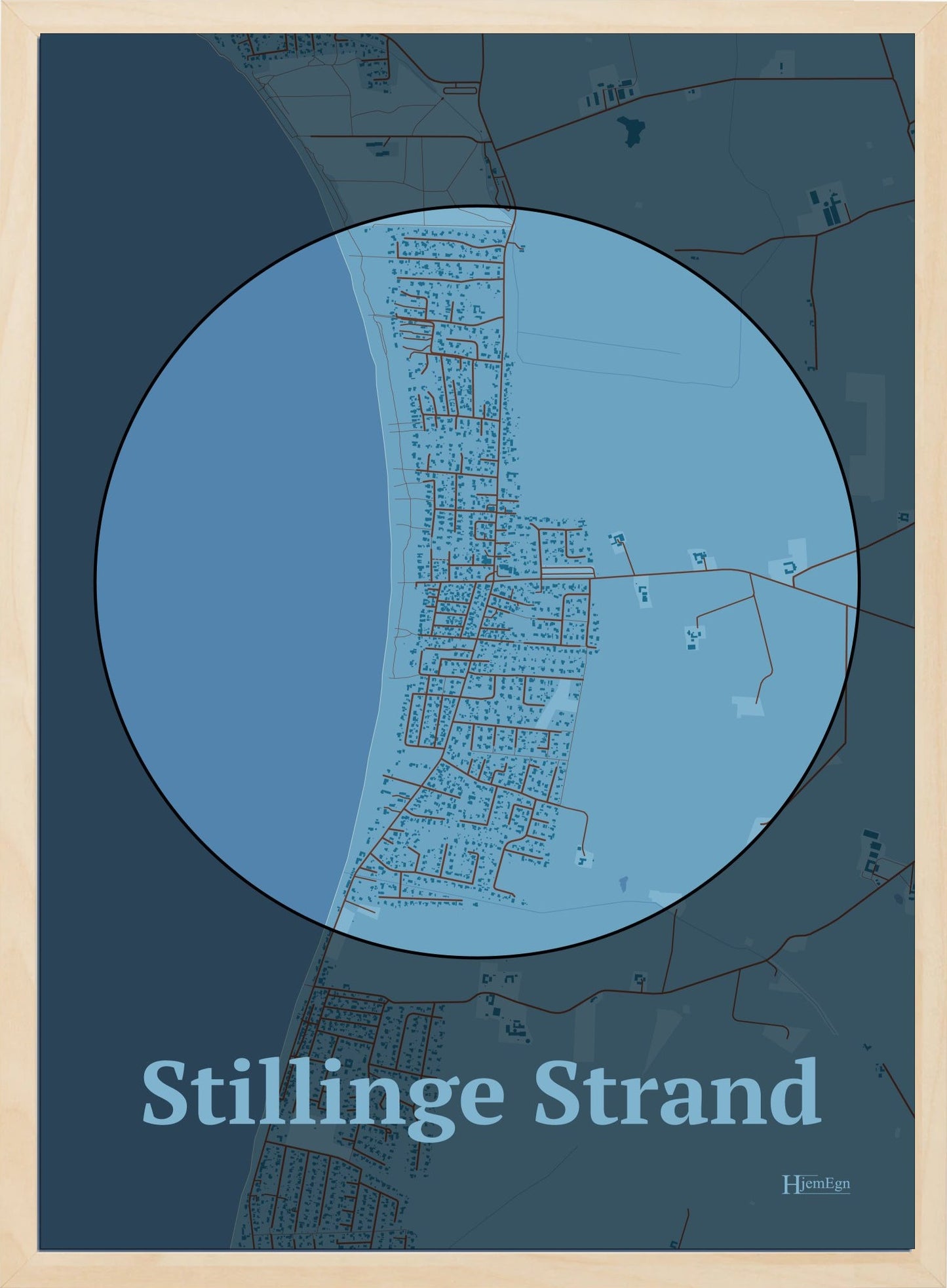 Stillinge Strand plakat i farve pastel blå og HjemEgn.dk design centrum. Design bykort for Stillinge Strand