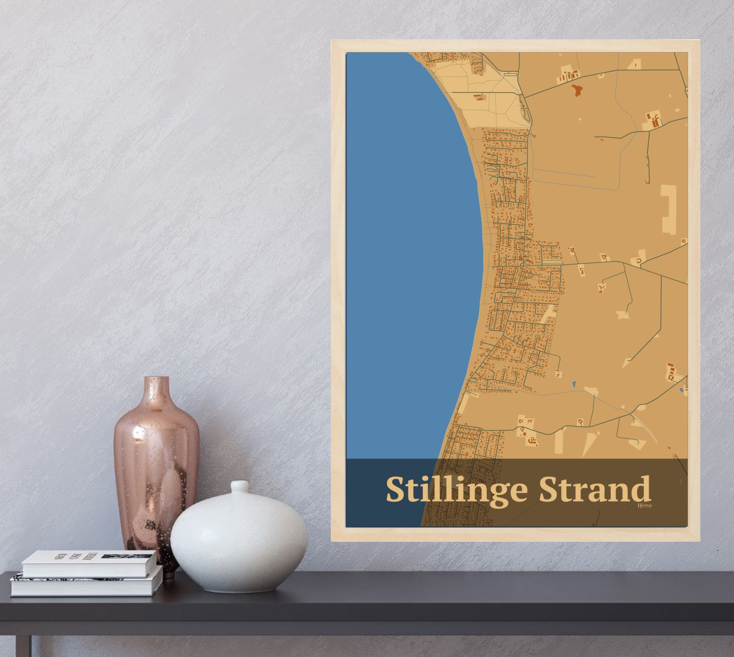Stillinge Strand plakat i farve  og HjemEgn.dk design firkantet. Design bykort for Stillinge Strand