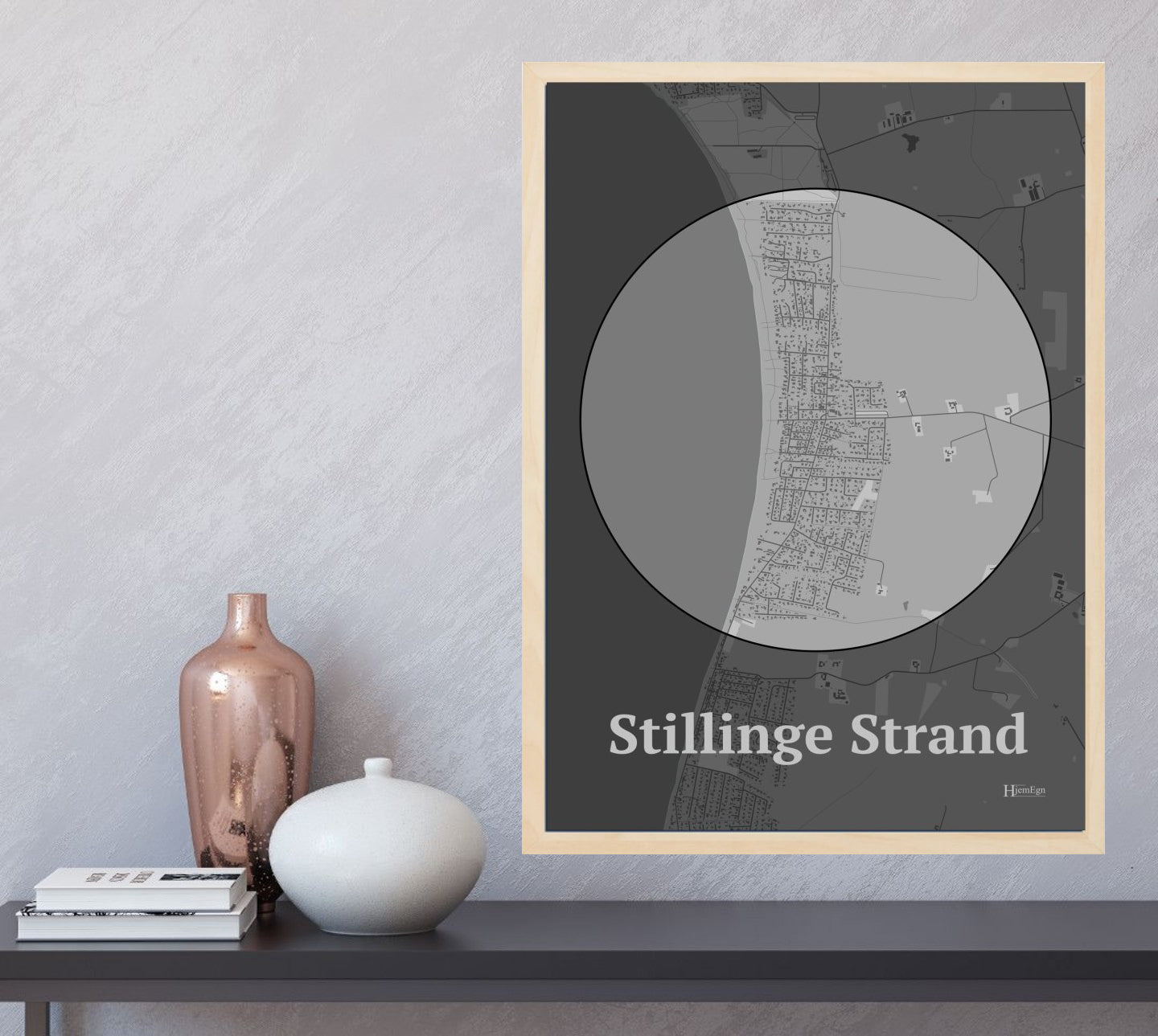 Stillinge Strand plakat i farve  og HjemEgn.dk design centrum. Design bykort for Stillinge Strand