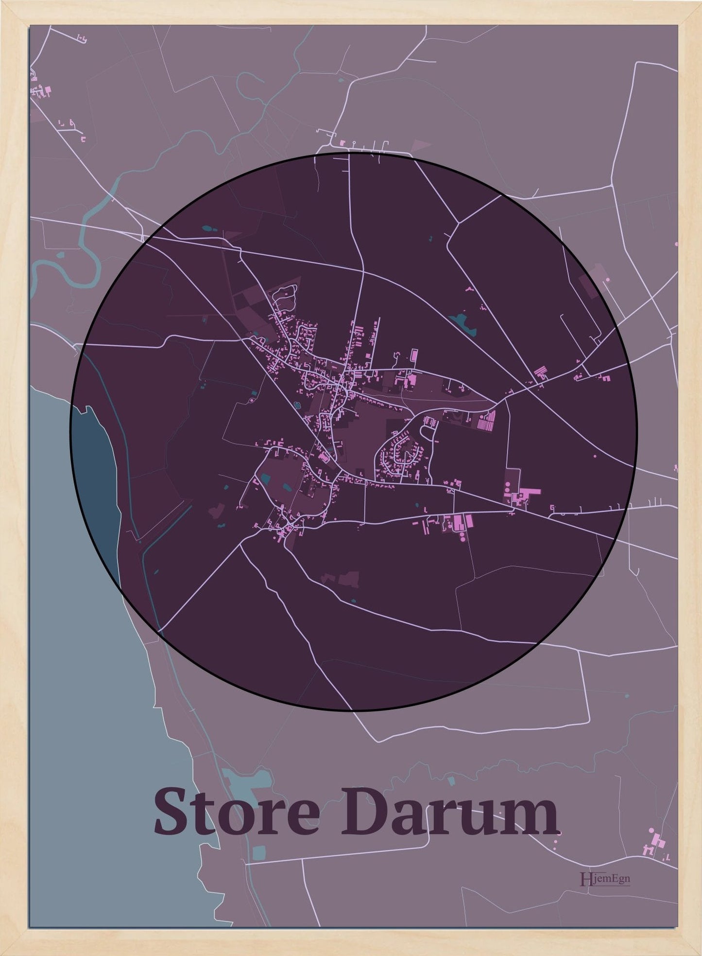 Store Darum plakat i farve mørk rød og HjemEgn.dk design centrum. Design bykort for Store Darum