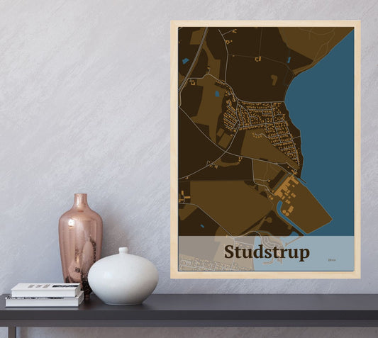 Studstrup plakat i farve  og HjemEgn.dk design firkantet. Design bykort for Studstrup