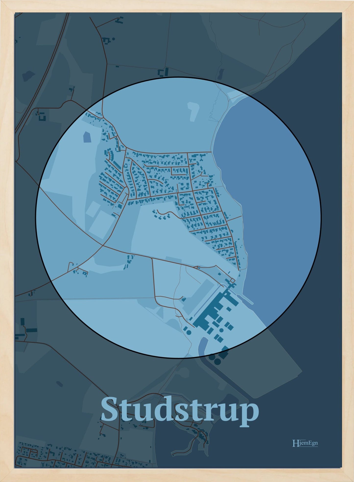 Studstrup plakat i farve pastel blå og HjemEgn.dk design centrum. Design bykort for Studstrup