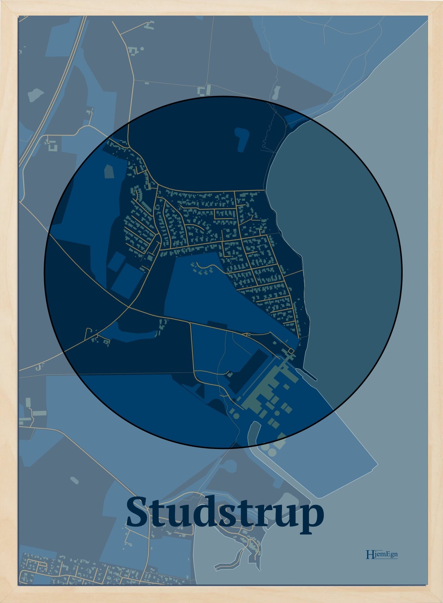 Studstrup plakat i farve mørk blå og HjemEgn.dk design centrum. Design bykort for Studstrup