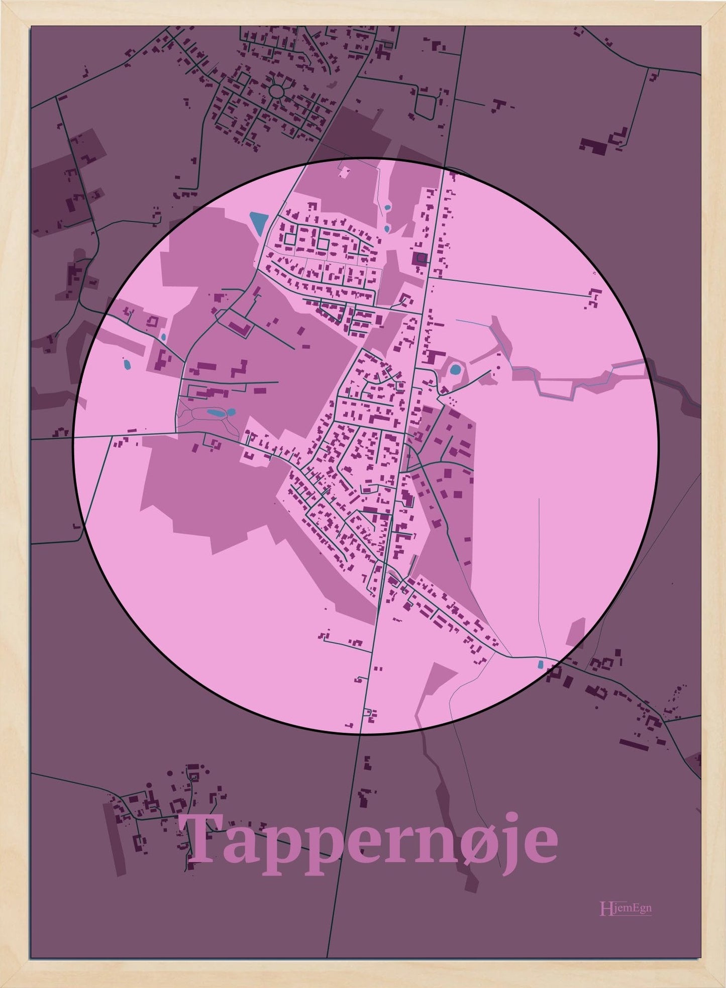 Tappernøje plakat i farve pastel rød og HjemEgn.dk design centrum. Design bykort for Tappernøje