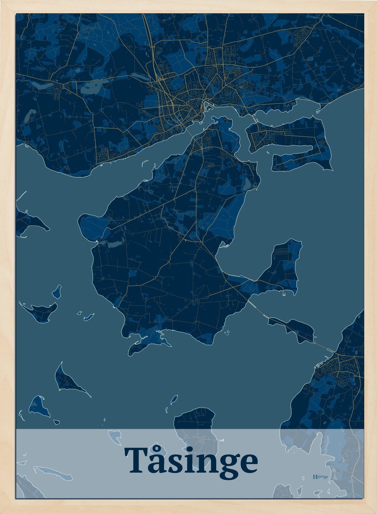 Tåsinge plakat i farve mørk blå og HjemEgn.dk design firkantet. Design ø-kort for Tåsinge