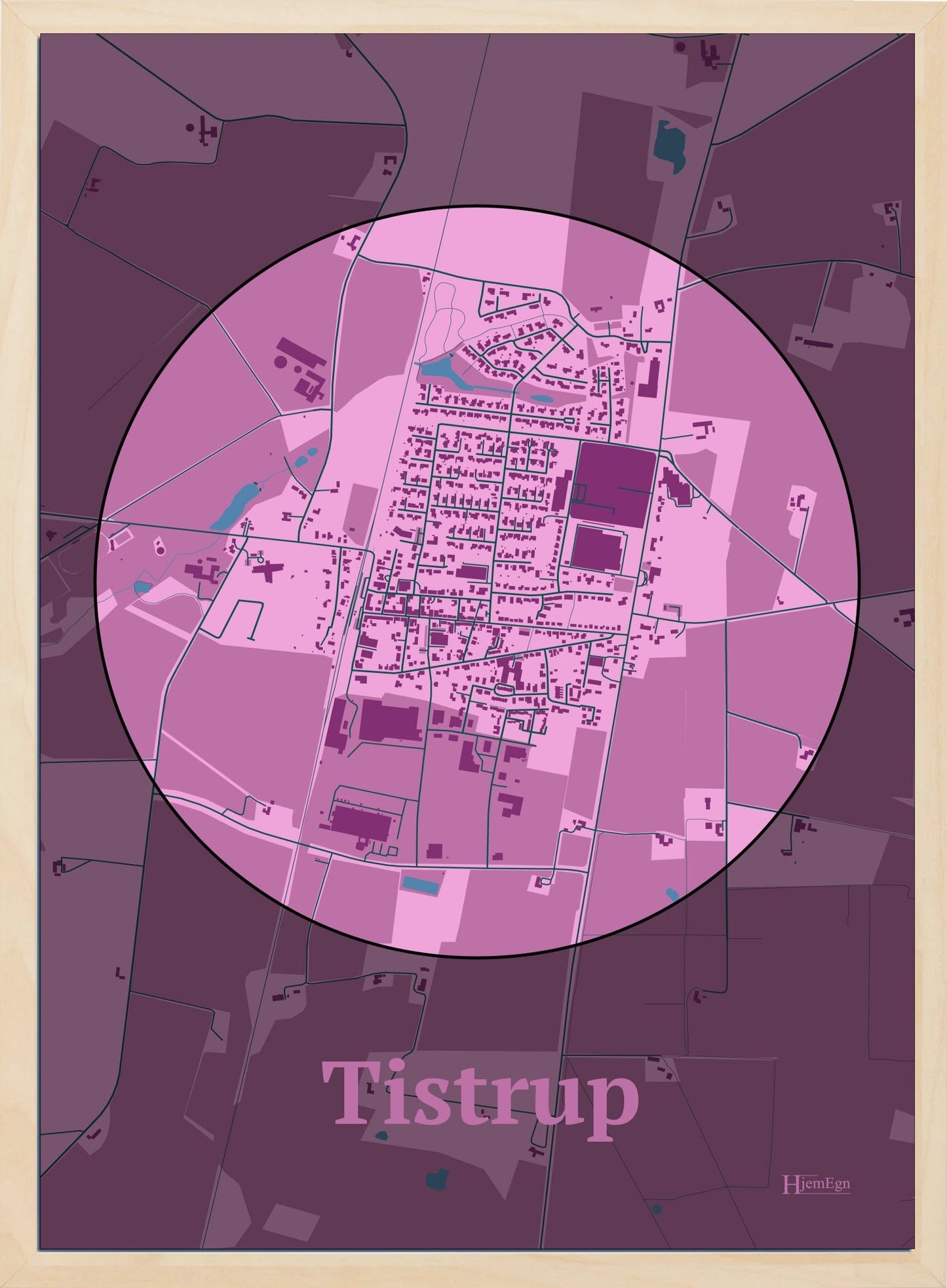Tistrup plakat i farve pastel rød og HjemEgn.dk design centrum. Design bykort for Tistrup