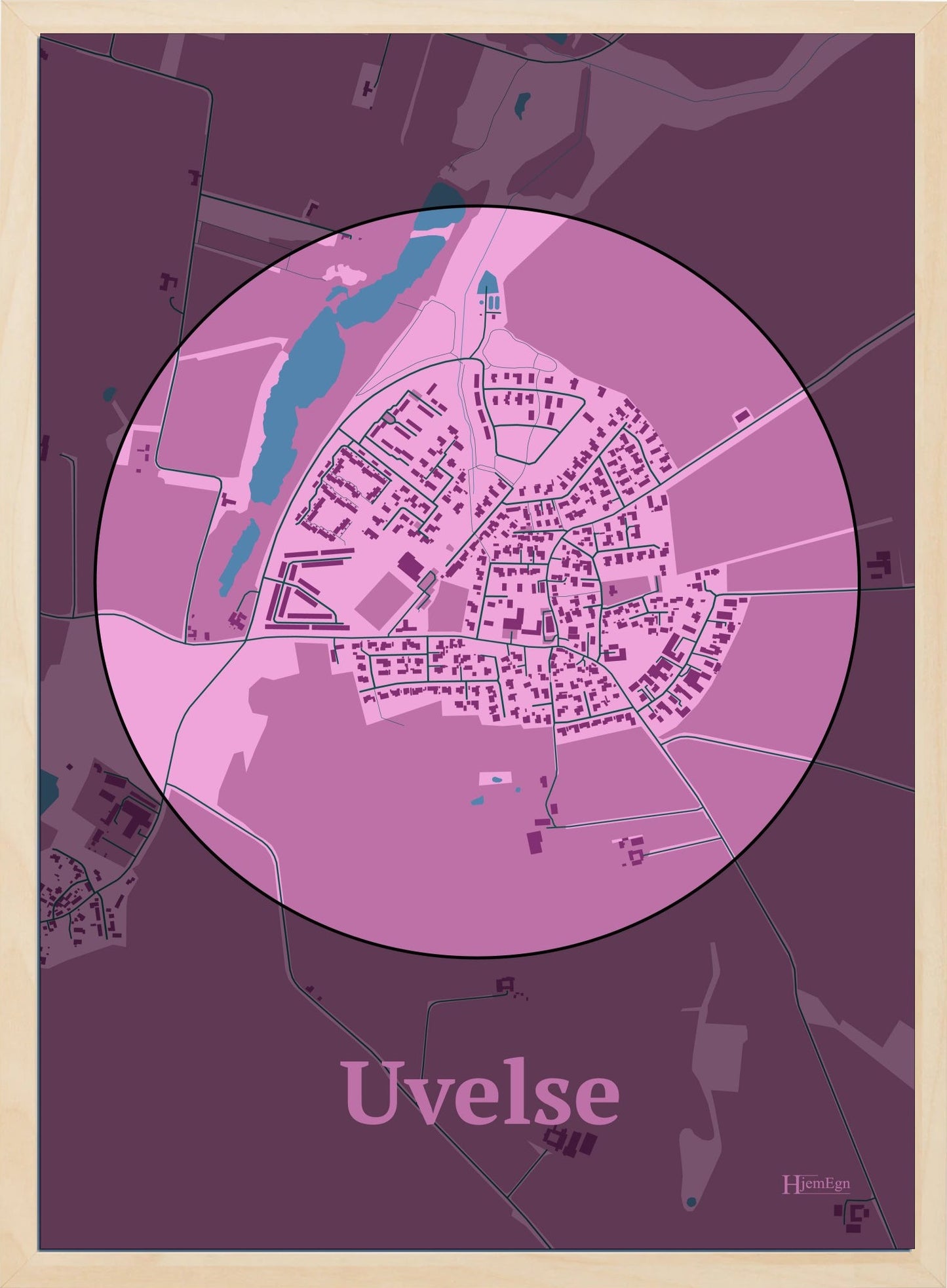 Uvelse plakat i farve pastel rød og HjemEgn.dk design centrum. Design bykort for Uvelse